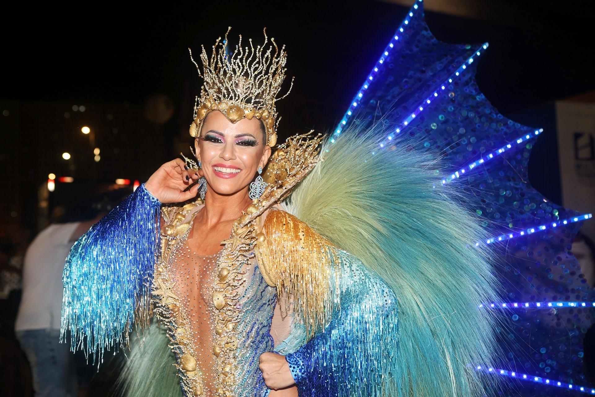 Carnaval 2017 Recuperada De Cirurgia Tânia Oliveira Estreia Como Rainha De Bateria No Rj 