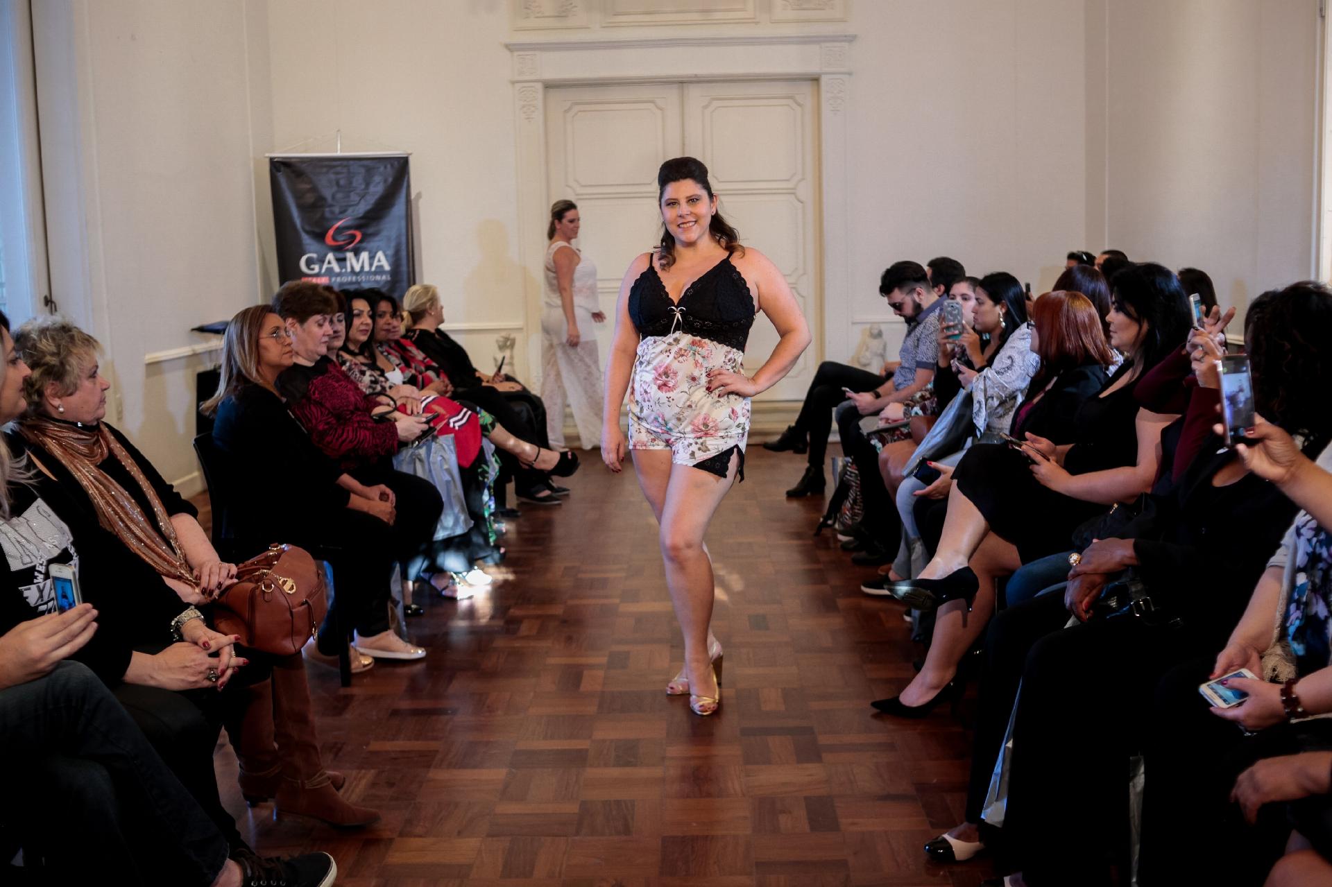 Fotos Desfile Mostra Apostas Em Lingerie E Moda Praia Para Mulheres fotos-desfile-mostra-apostas-em-lingerie-e-moda-praia-para-mulheres