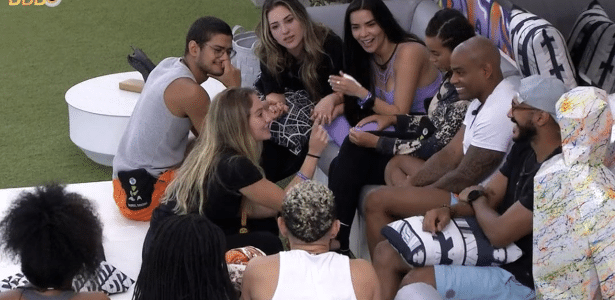 BBB 23 Bruna tranquiliza Dania após expulsão de Sapato e Guimê