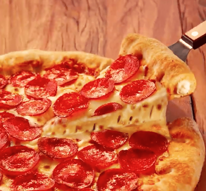 NOITE DE PIZZA HUT! 🍕 A Pizza Hut carrega no seu DNA o estilo