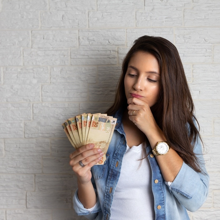 Faça o seu 13º salário render investindo na compra de lotes - Fix