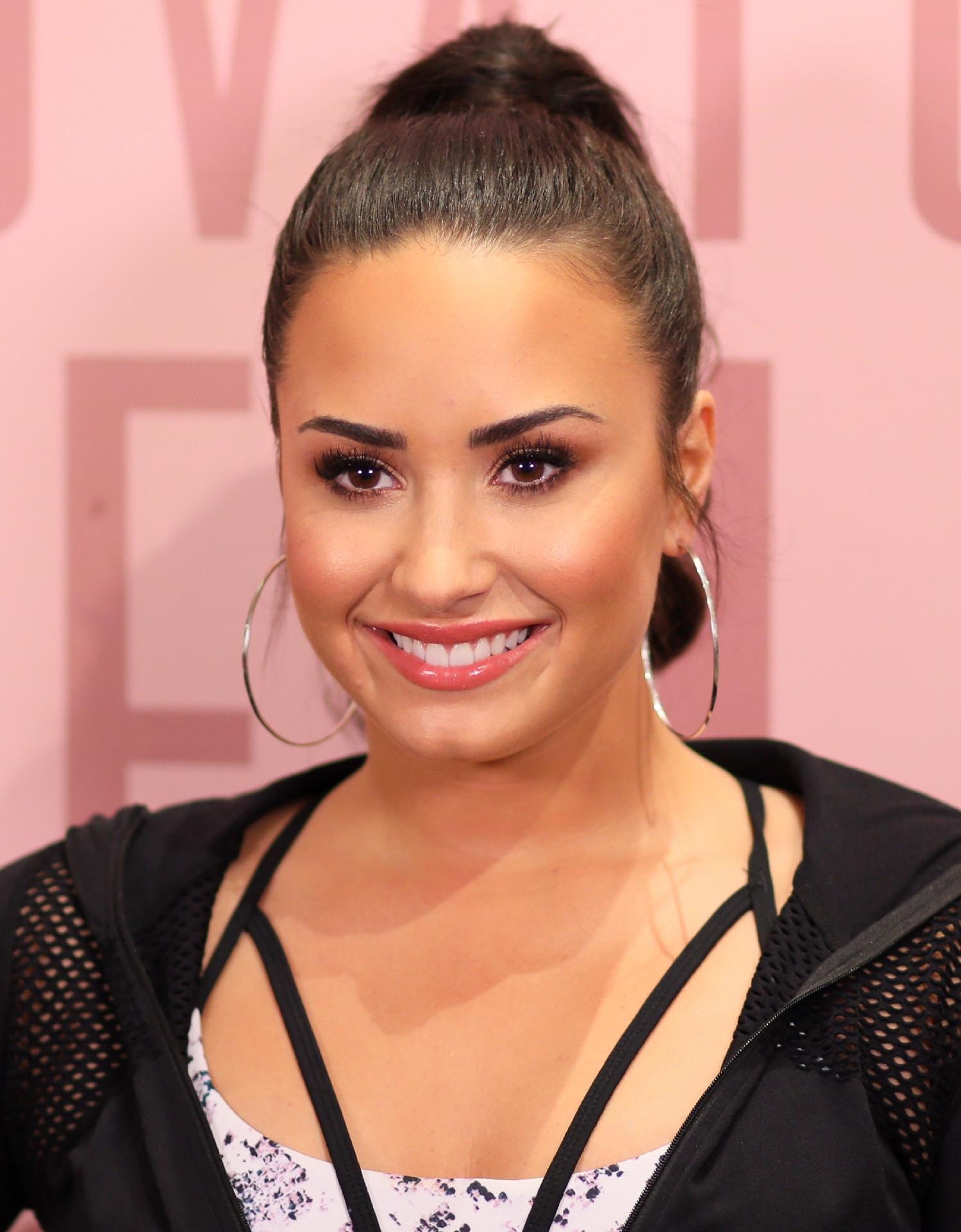 Demi Lovato Brasil on X: Confira a letra e a tradução de