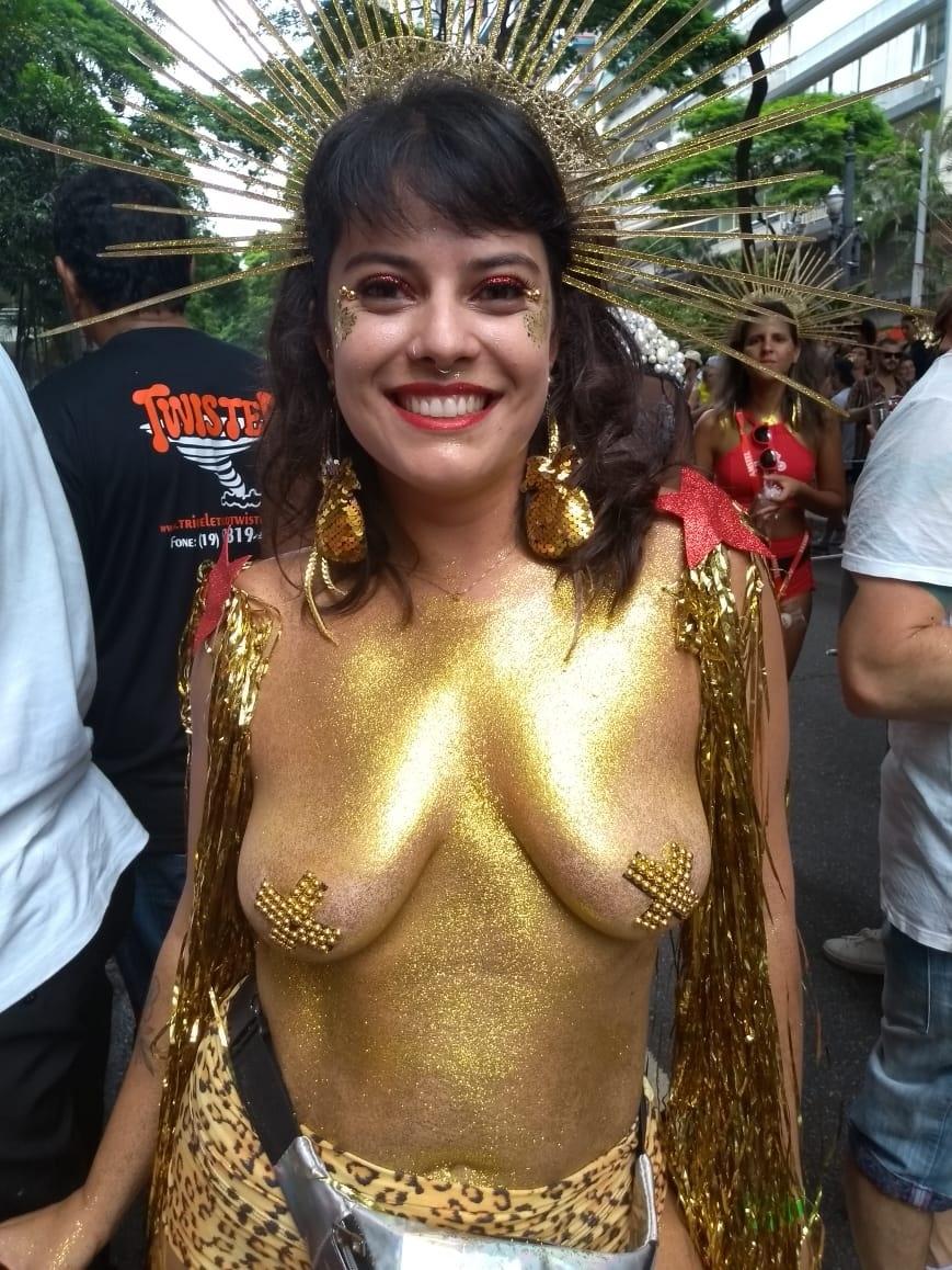 Seios à mostra e tom político marcam desfile do Tarado Ni Você - Blocos de  Rua - Carnaval 2019 - CarnaUOL