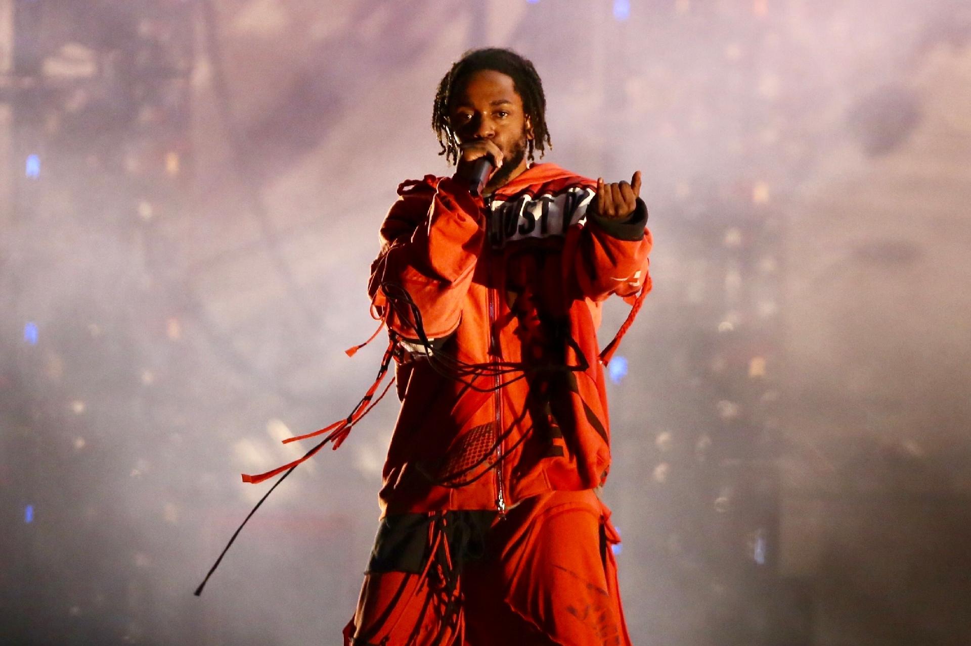 Kendrick Lamar encerra Lollapalooza com show curto, frenético e épico