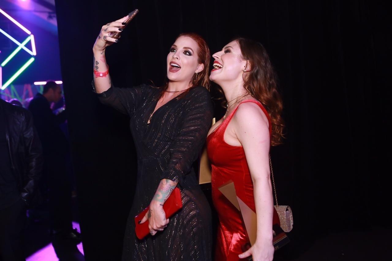 Diretora e ex BBB brilham no Oscar do pornô veja os vencedores do Prêmio Sexy Hot 09 10
