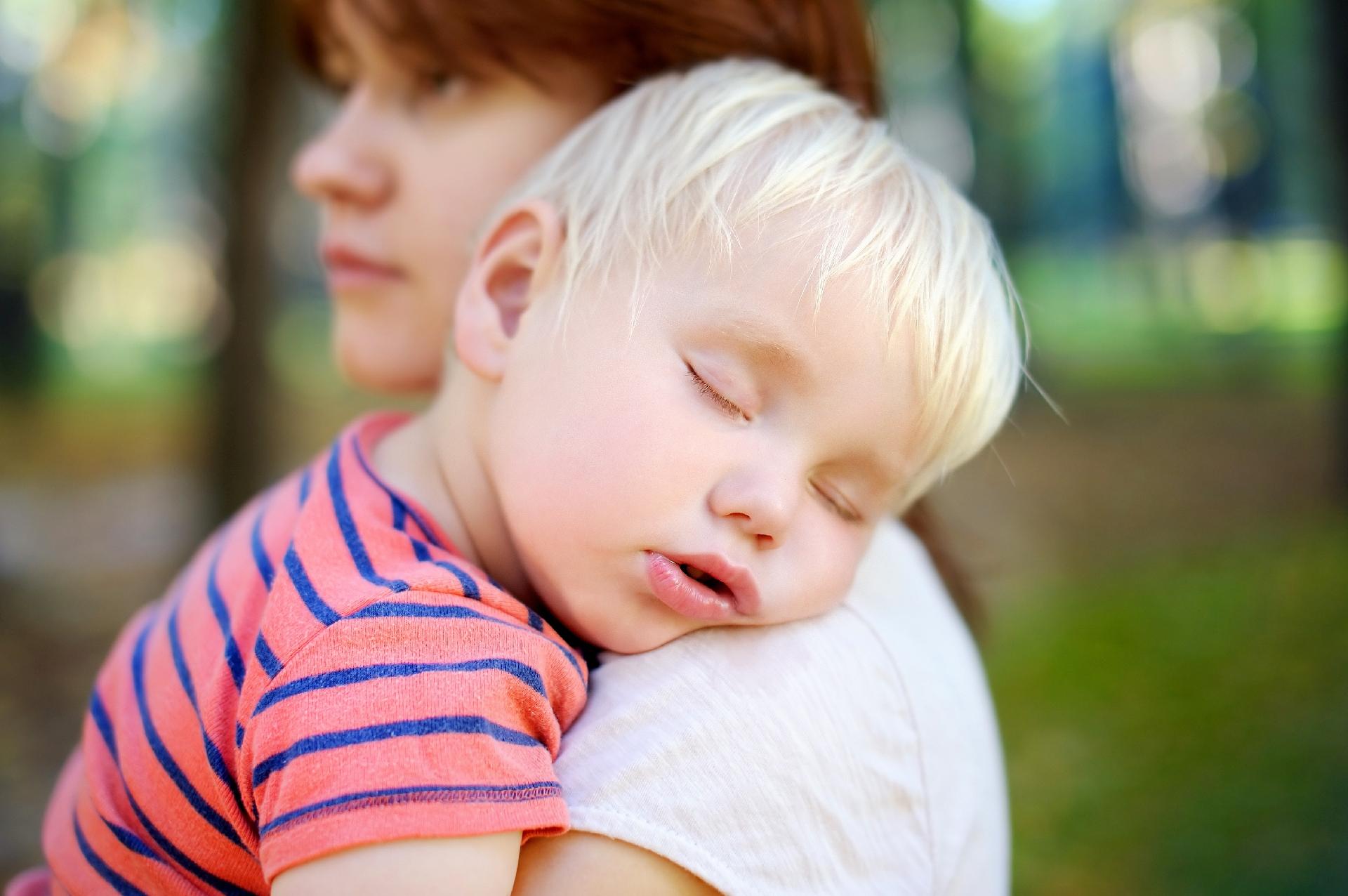 Insônia de mãe para filho: sono da criança tem relação com descanso da mãe  - 01/09/2017 - UOL VivaBem