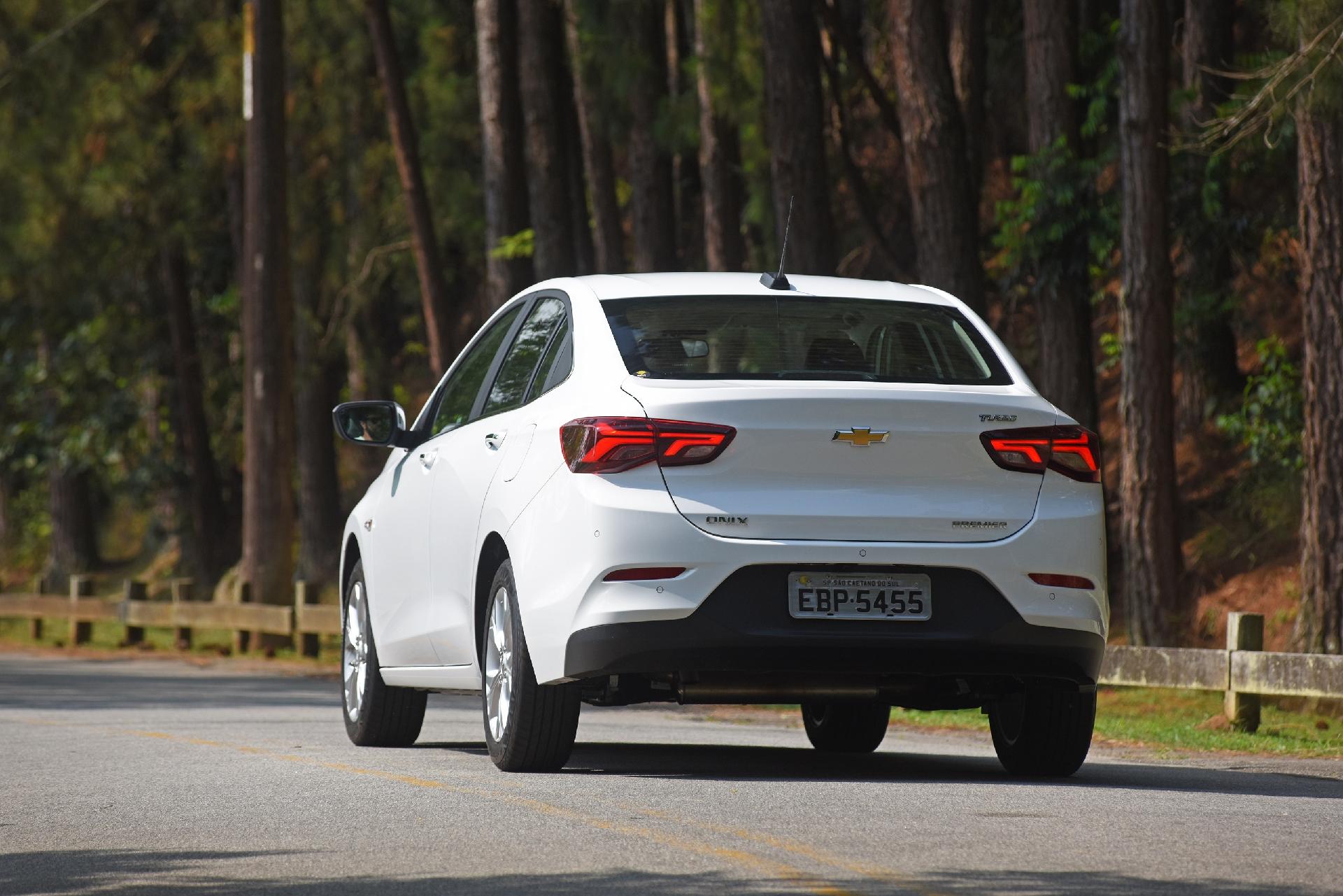 Chevrolet Onix Plus X Hyundai Hb S Veja O Duelo Dos Sed S Compactos