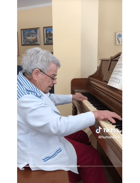 Tocando música no Piano Digital [Auto Livre] 