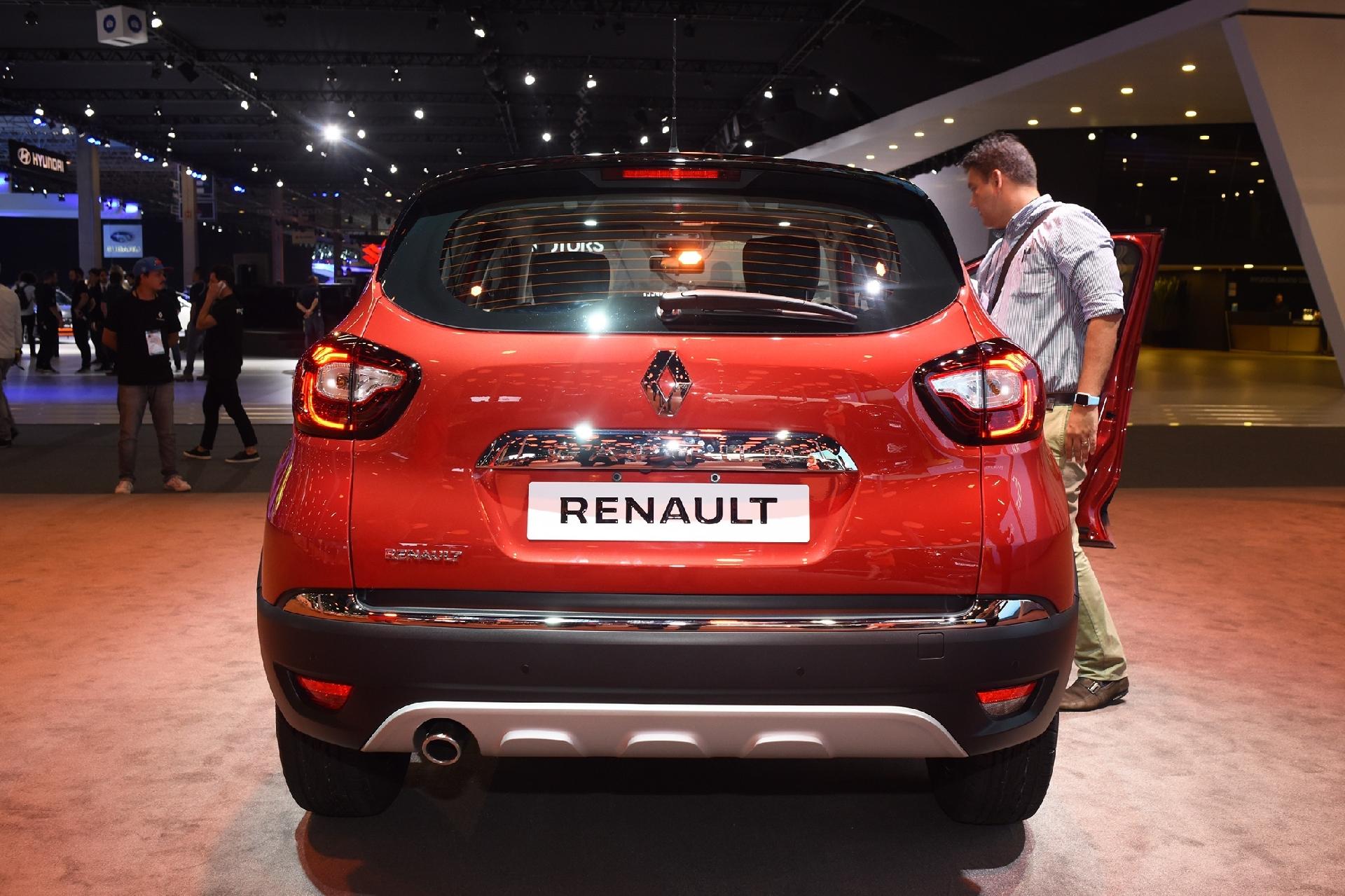 Renault Come A A Vender Captur E Mostra Novo Motor Cilindros No Sal O