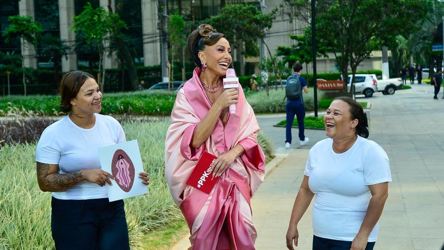 Sabrina Sato Aparece Vestida De Vagina Gigante Em Rua De Sp Fotos