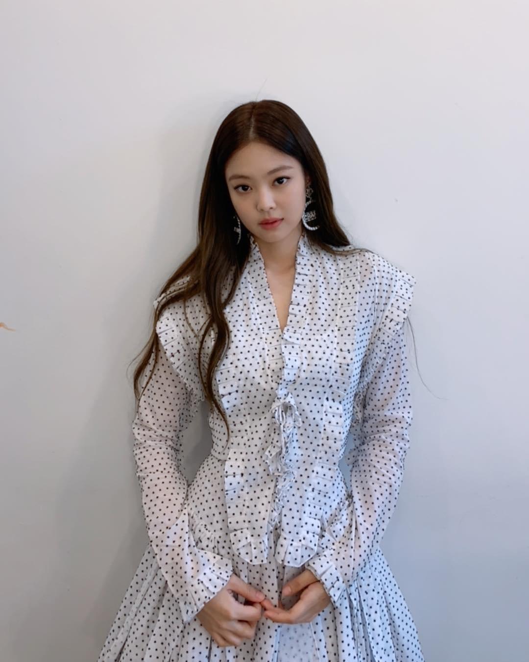 Jennie, do grupo Blackpink, faz estreia solo e lança clipe - 12/11