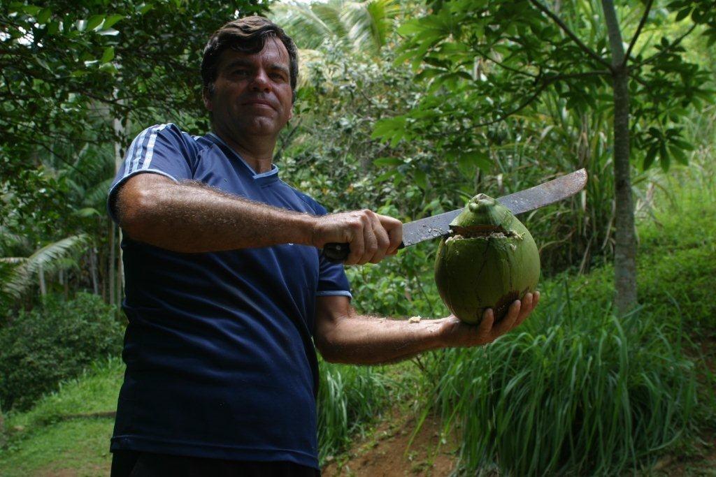 Eles moram sozinhos em uma ilha deserta em São Paulo 20 04 2018 UOL