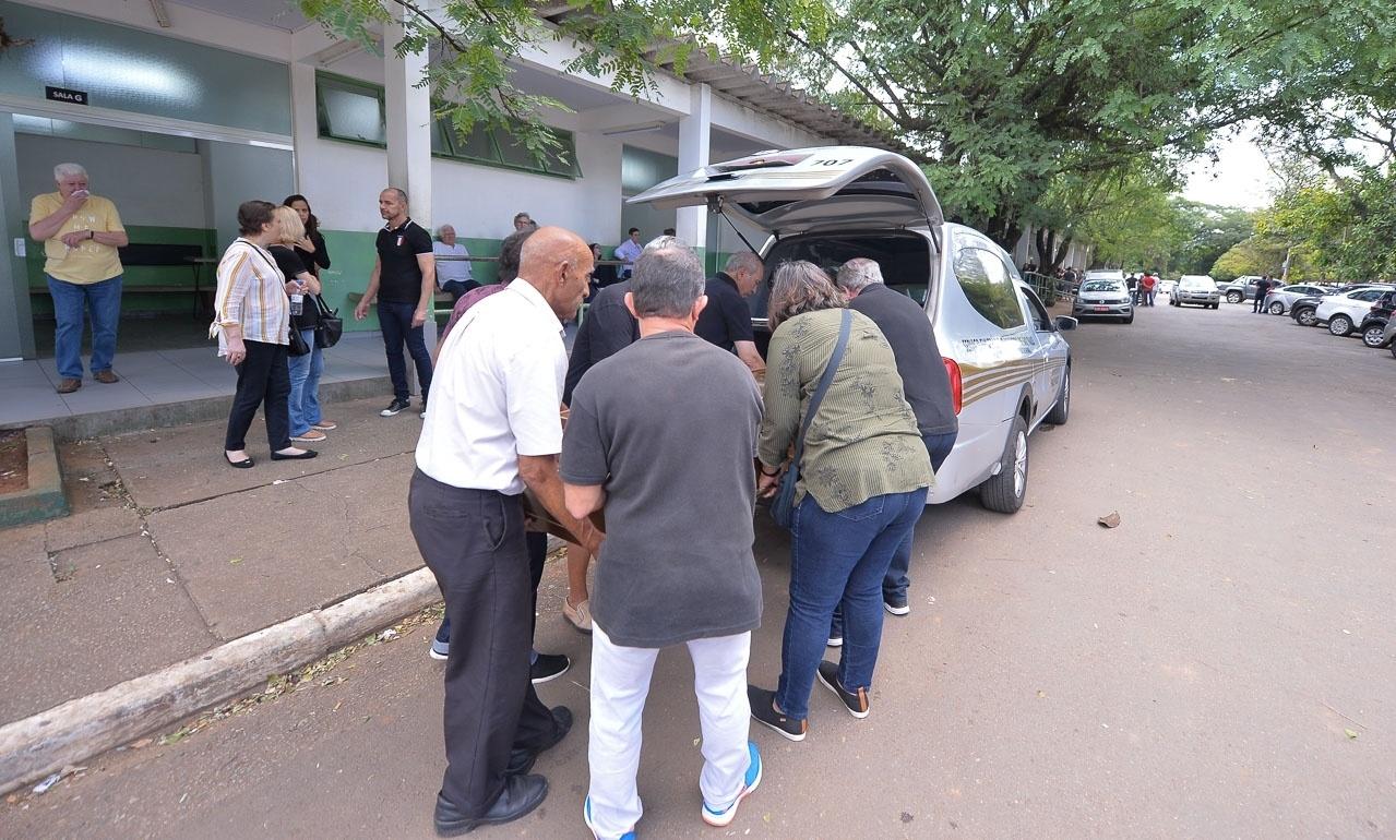 Corpo de Zilda Cardoso a Dona Catifunda é velado em São Paulo 21 12