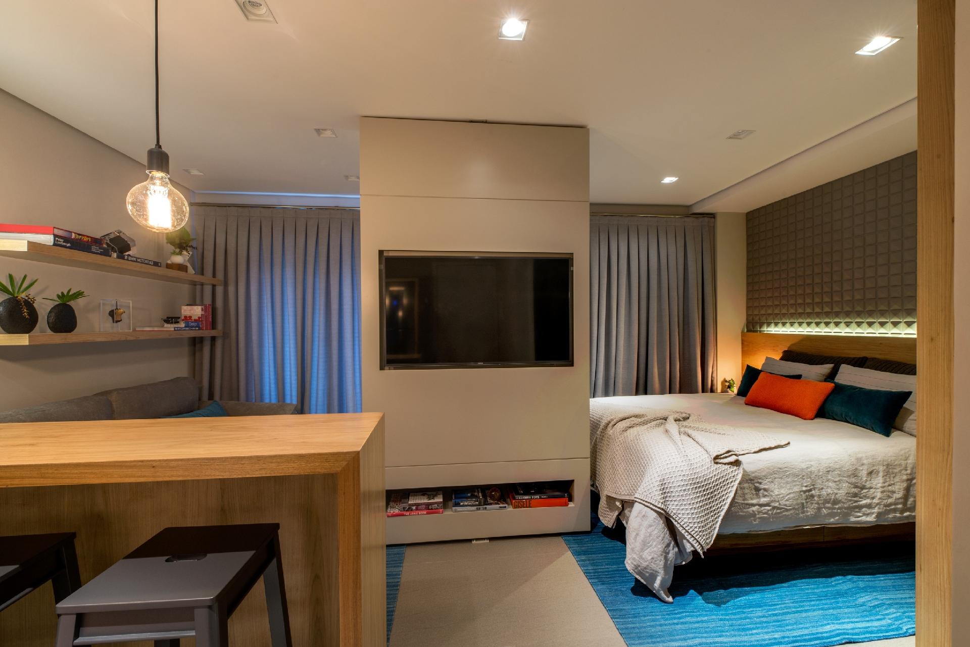 Fotos: Apartamento de 36 m² tem parede móvel que integra e separa ...
