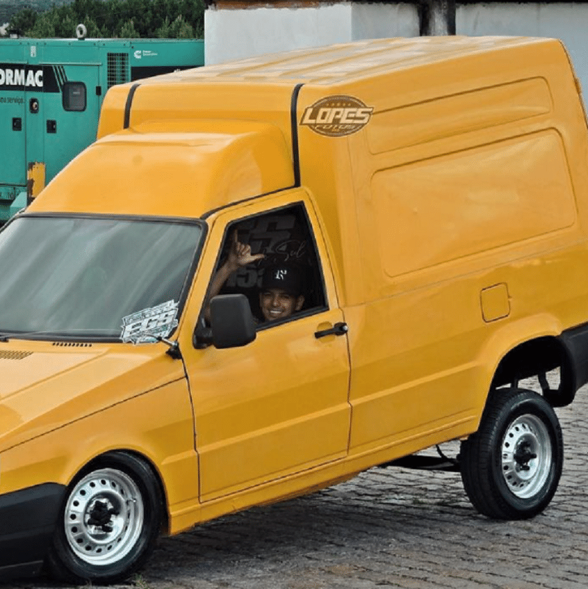 Caminhão arqueado: nova moda de eixo traseiro erguido causa
