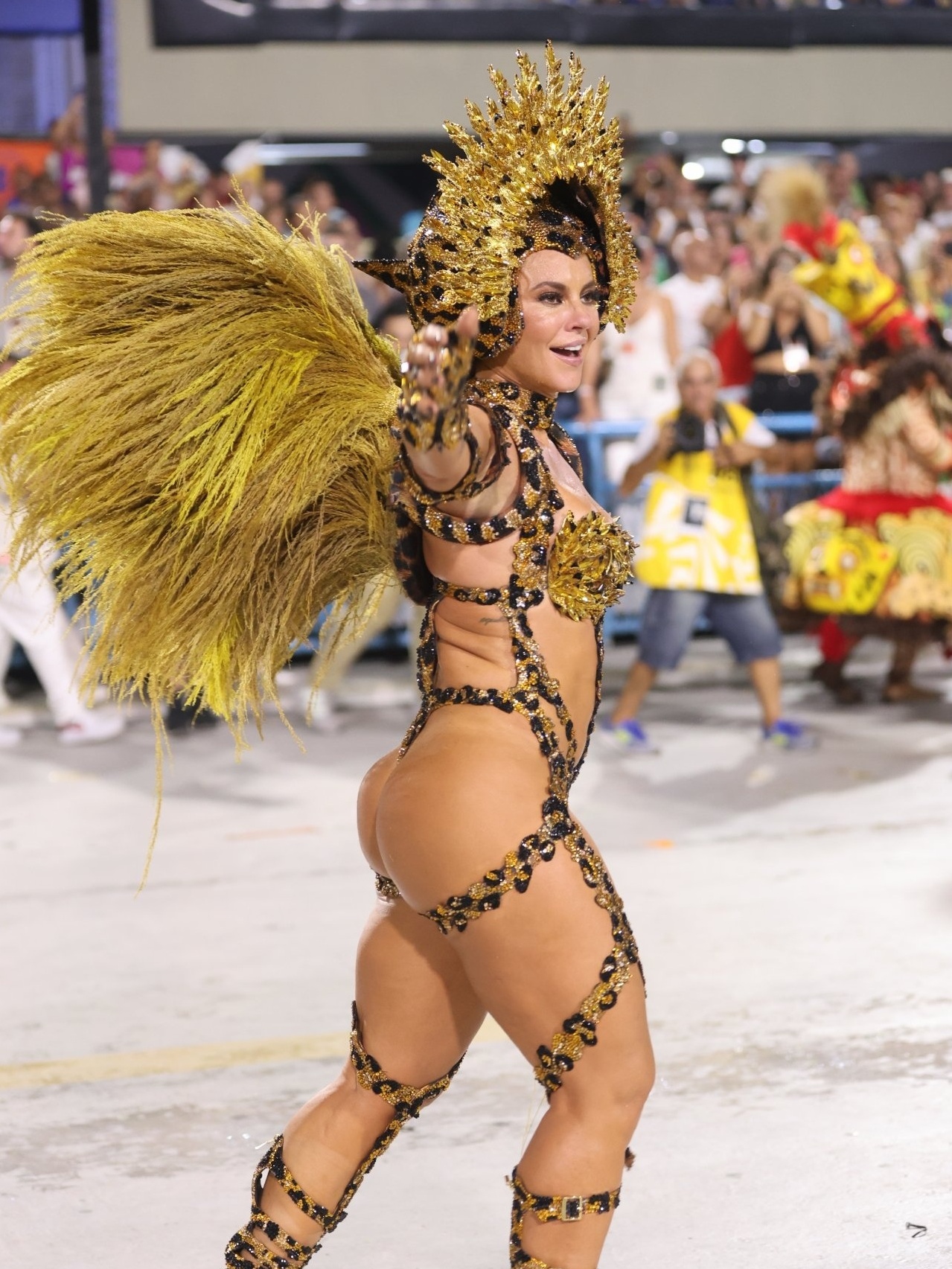 Carnaval 2024: veja fotos das rainhas da primeira noite do RJ