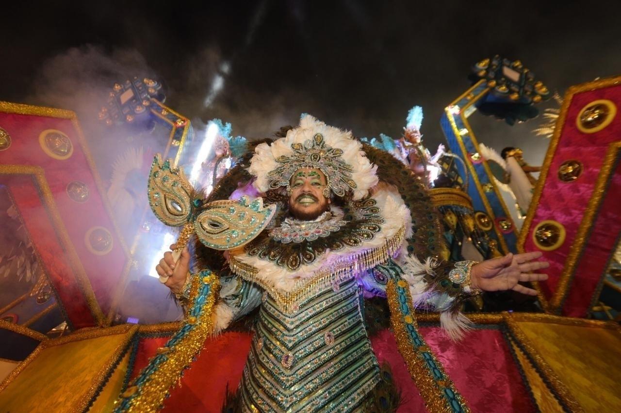 Carnaval 2022 em SP veja como foi o desfile da Acadêmicos do Tucuruvi