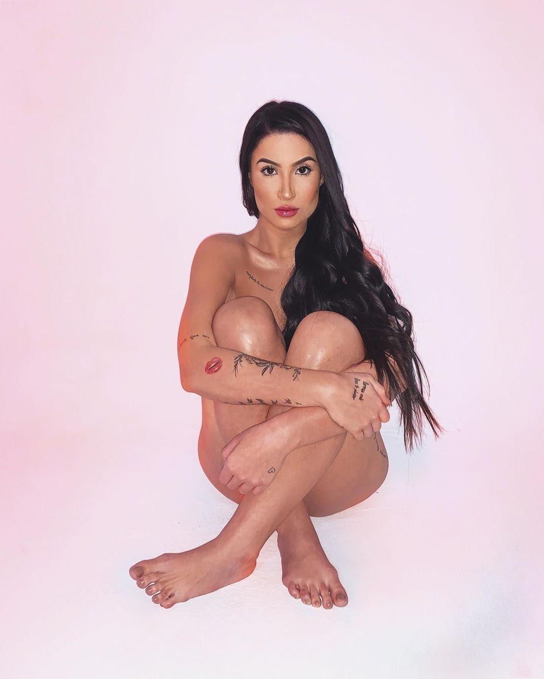 Bianca boca rosa nua