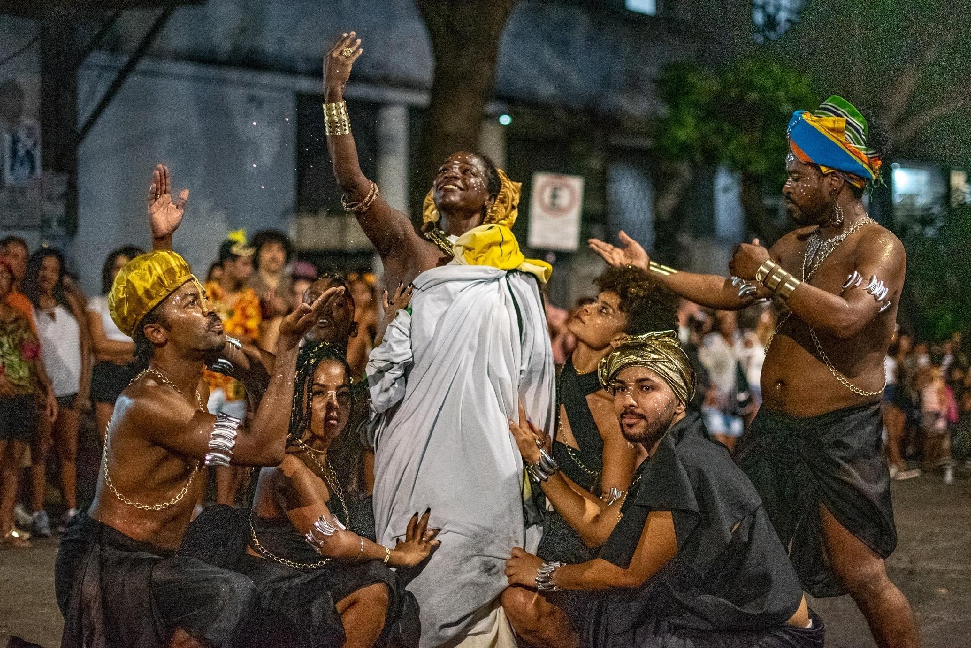Angola Janga emociona no desfile pelas ruas de Belo Horizonte Minas