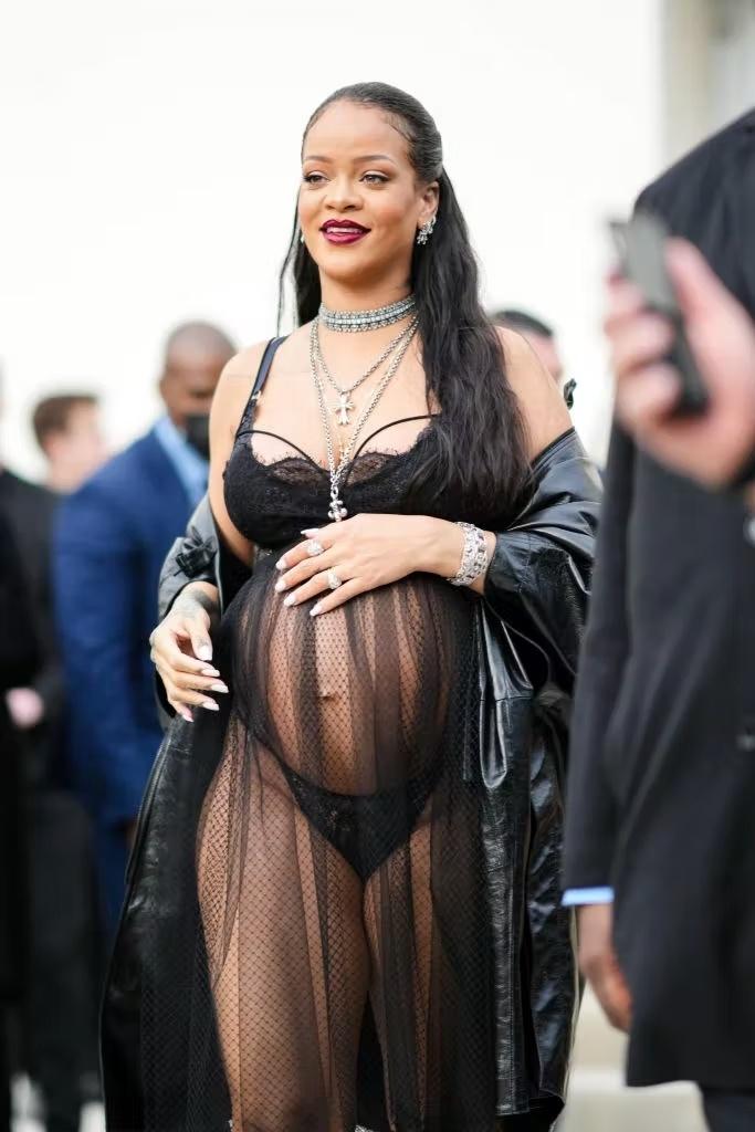 Internet brinca com a possibilidade do filho da Rihanna nascer no