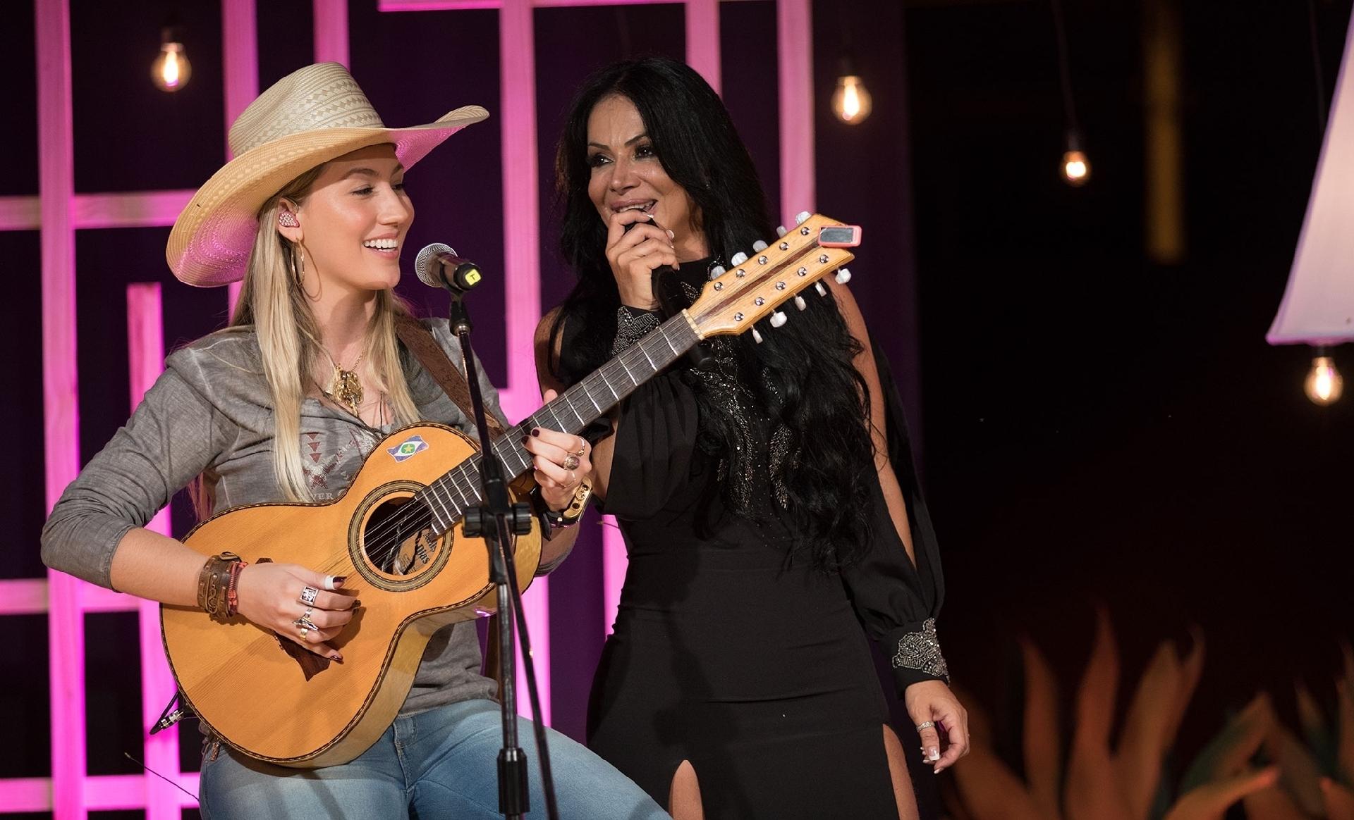 Valéria Barros, de As Mineirinhas, lança novo disco e agradece ao feminejo 20/06/2018 UOL