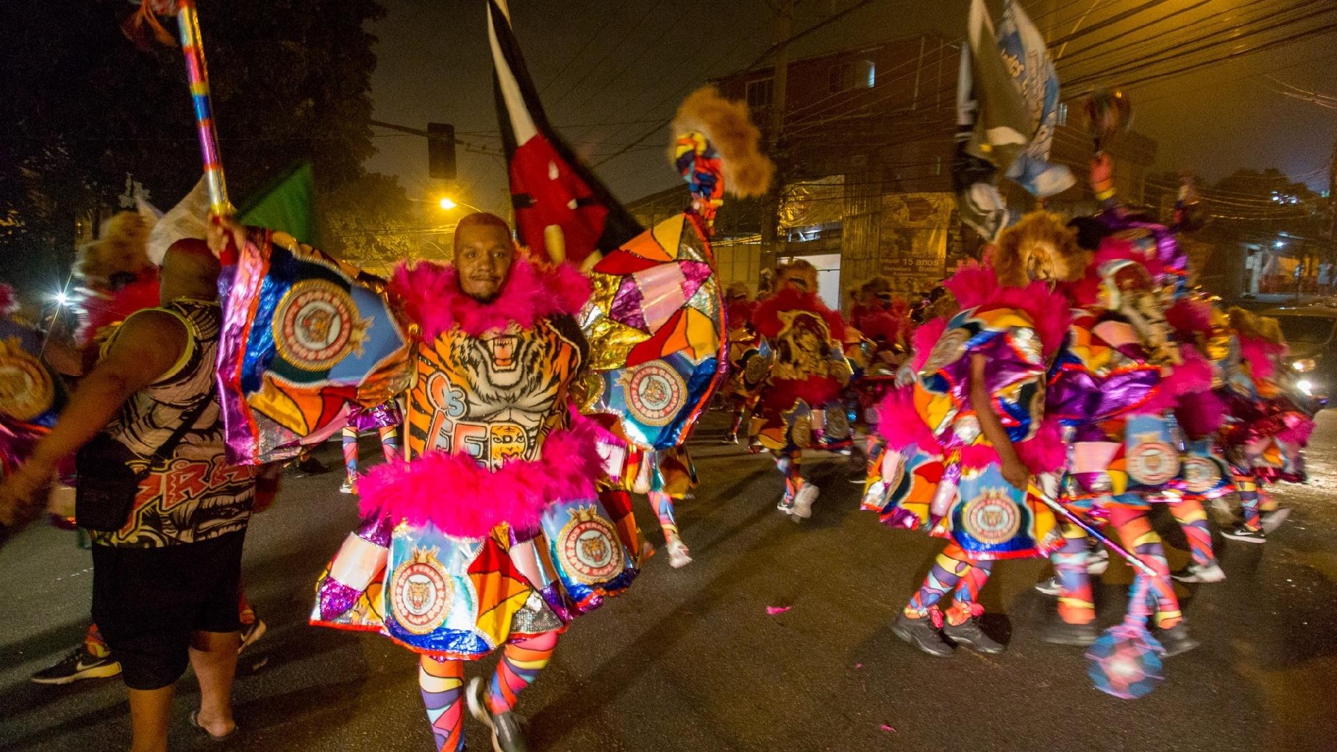 Fotos Carnaval 2019 Os Bate Bolas De Oswaldo Cruz Carnauol 