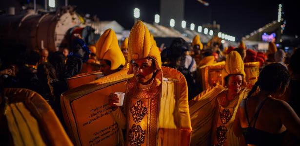 Um olhar por trás da grande festa | Isso a TV não mostra: bastidores da segunda noite de desfiles no Rio