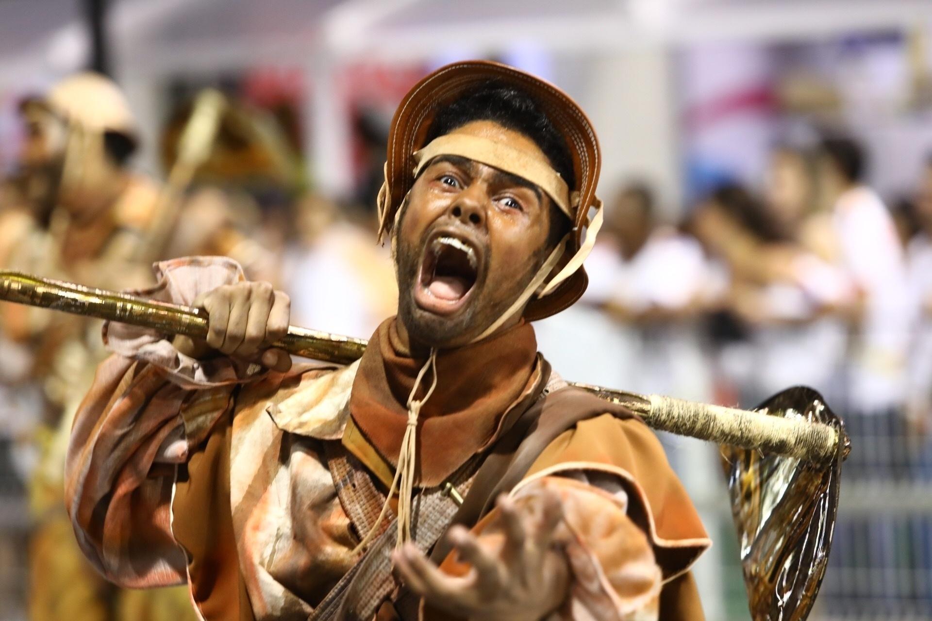 Carnaval Na Noite Do Desfile Das Campe S Escolas De Sp Pensam No