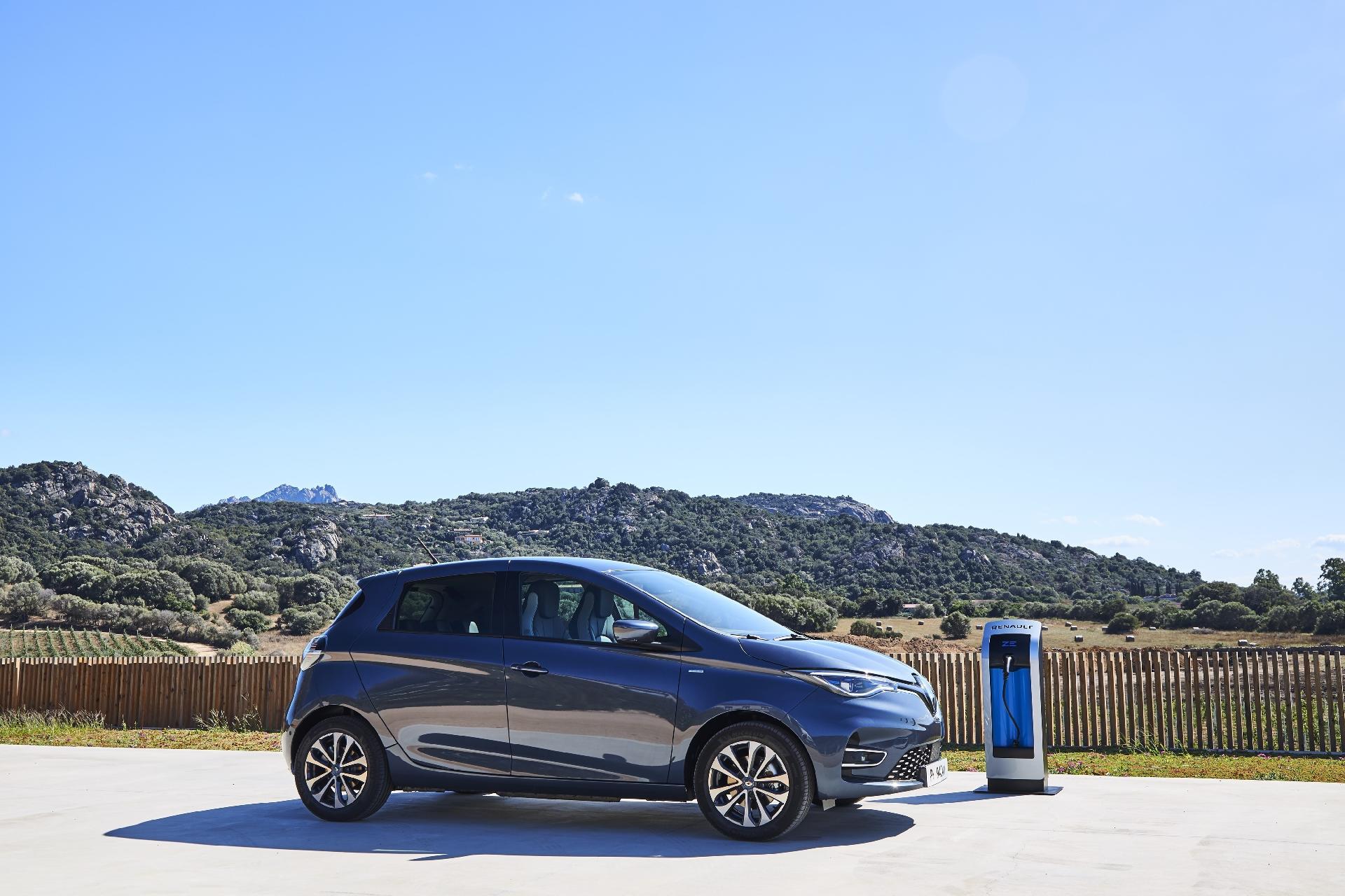 Renault Zoe 2022 chega mais autonomia e potência a partir R 204