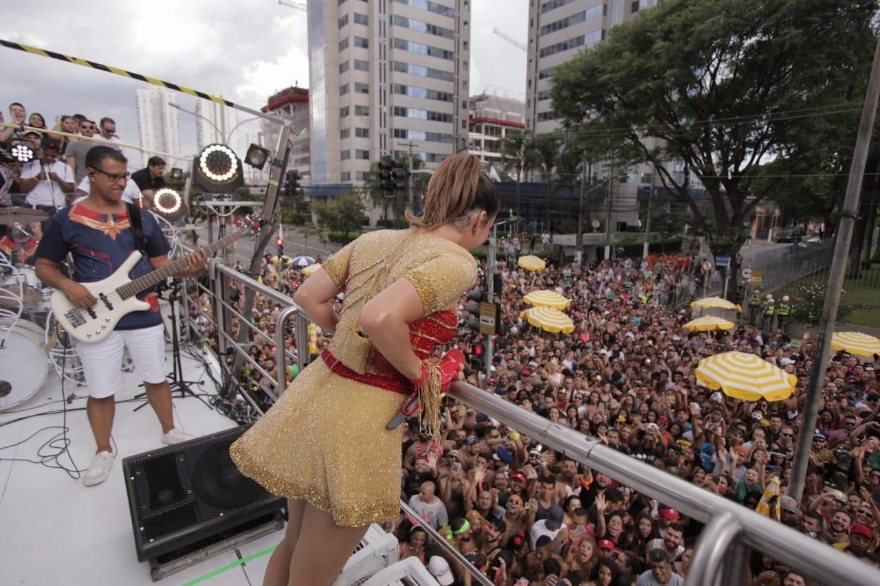 Fotos Carnaval 2019 Claudia Leitte comanda Bloco Largadinho em São