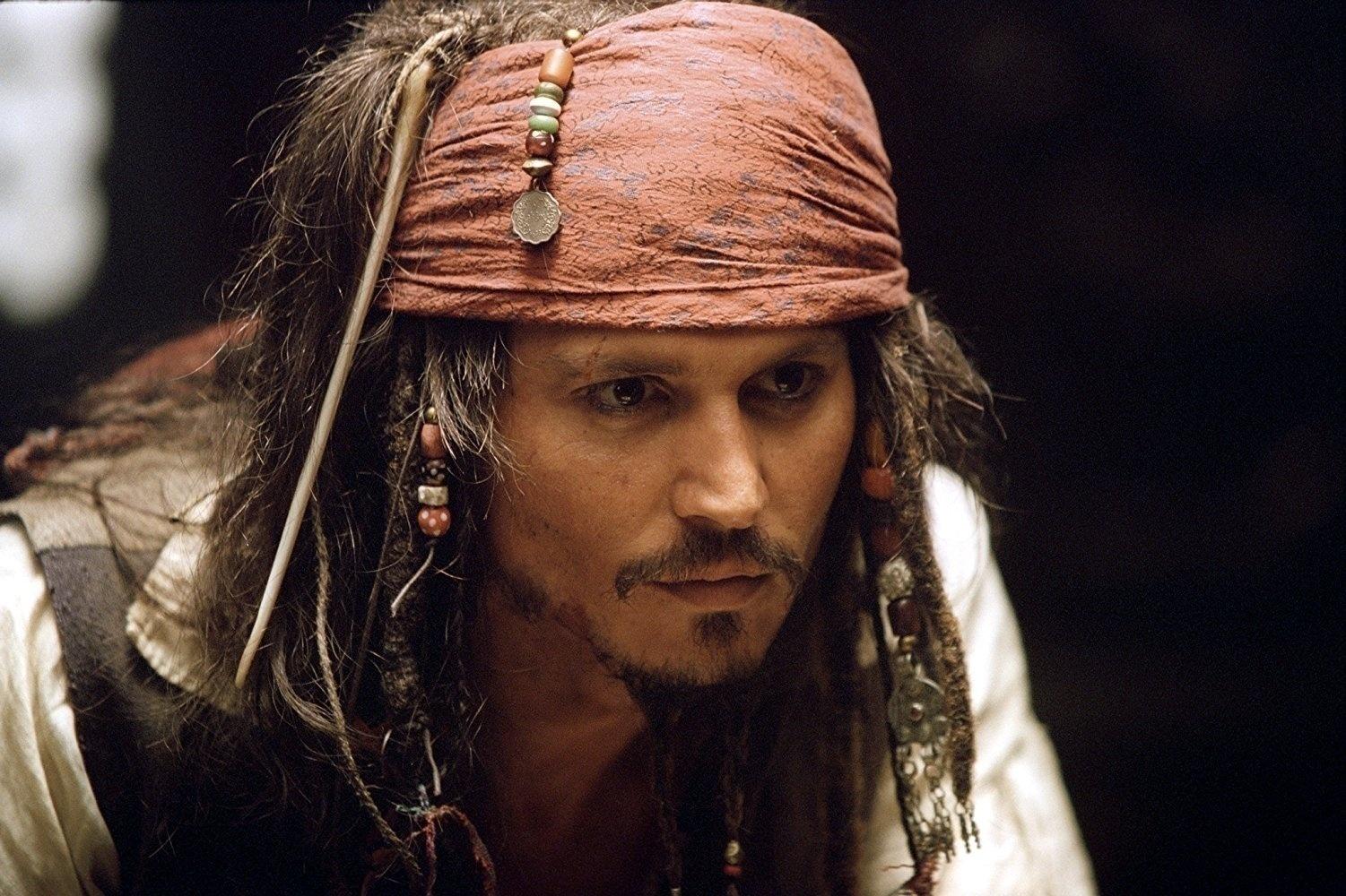 Johnny Depp está namorando advogada casada que o defendeu em processo, diz  site, Celebridades