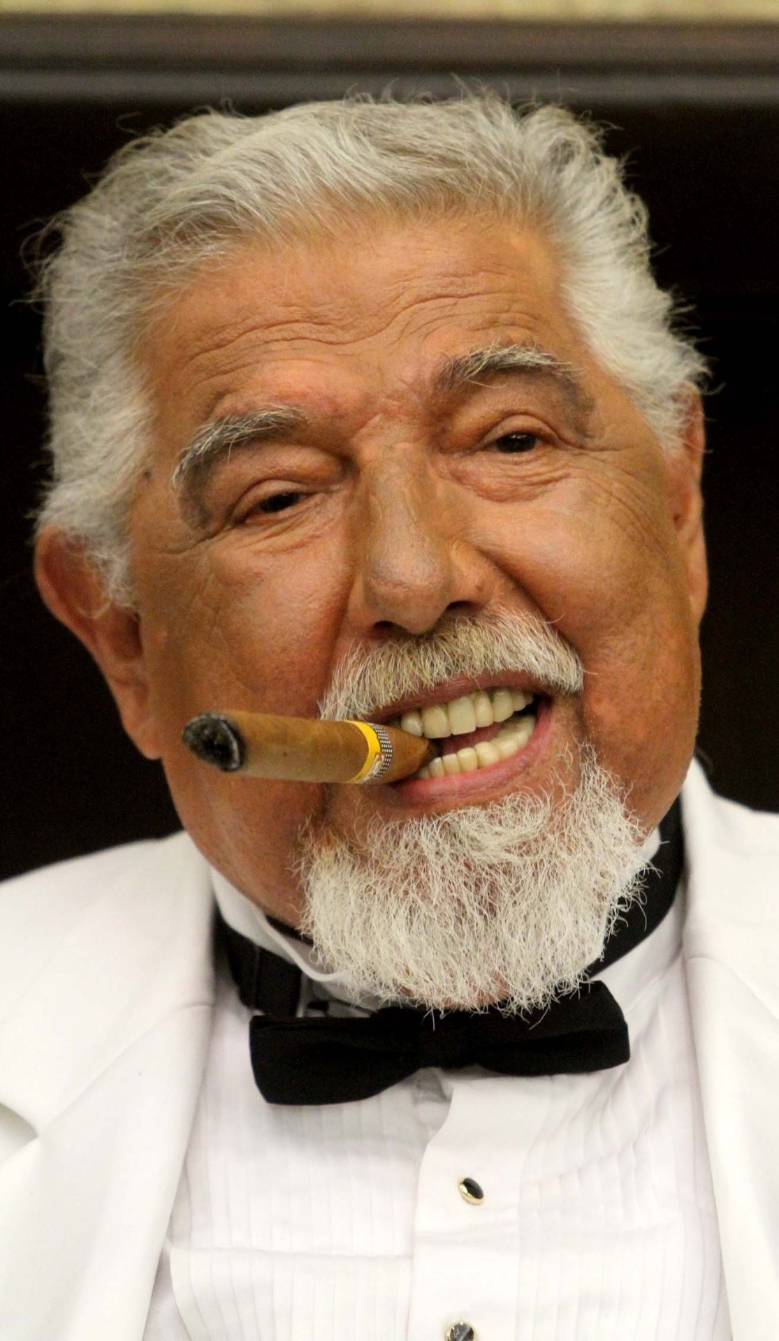 Morre Rubén Aguirre, intérprete do Professor Girafales, aos 82 anos 17/06/2016 UOL TV e Famosos Morre Rubén Aguirre, intérprete do Professor Girafales, aos 82 anos 17/06/2016 UOL TV e Famosos