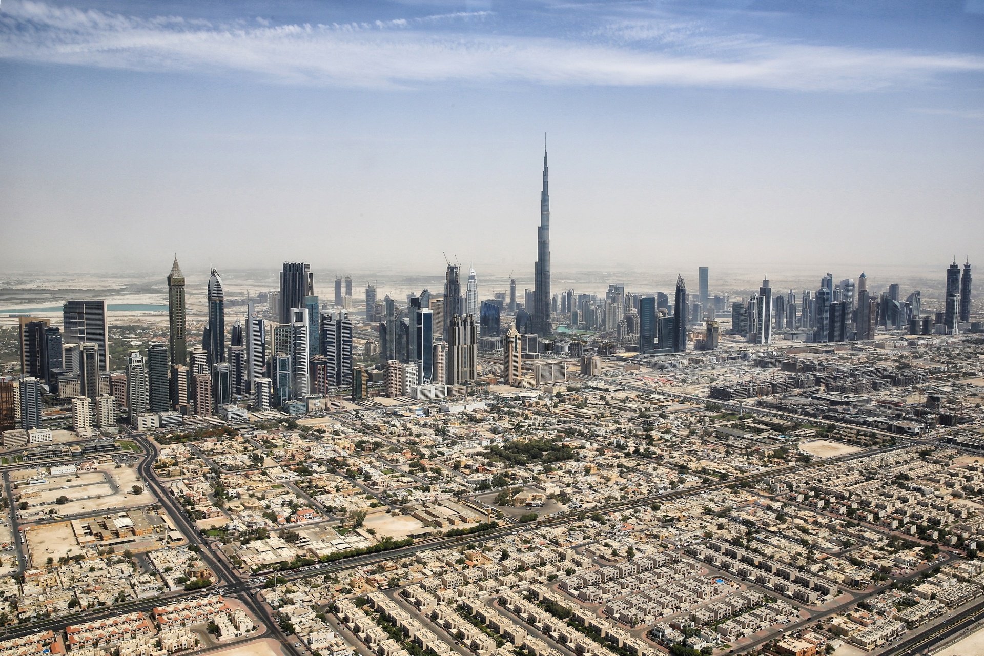Fotos Dubai ou Abu Dhabi? Qual das duas cidades ganha no quesito ostentação? 22/09/2016 UOL