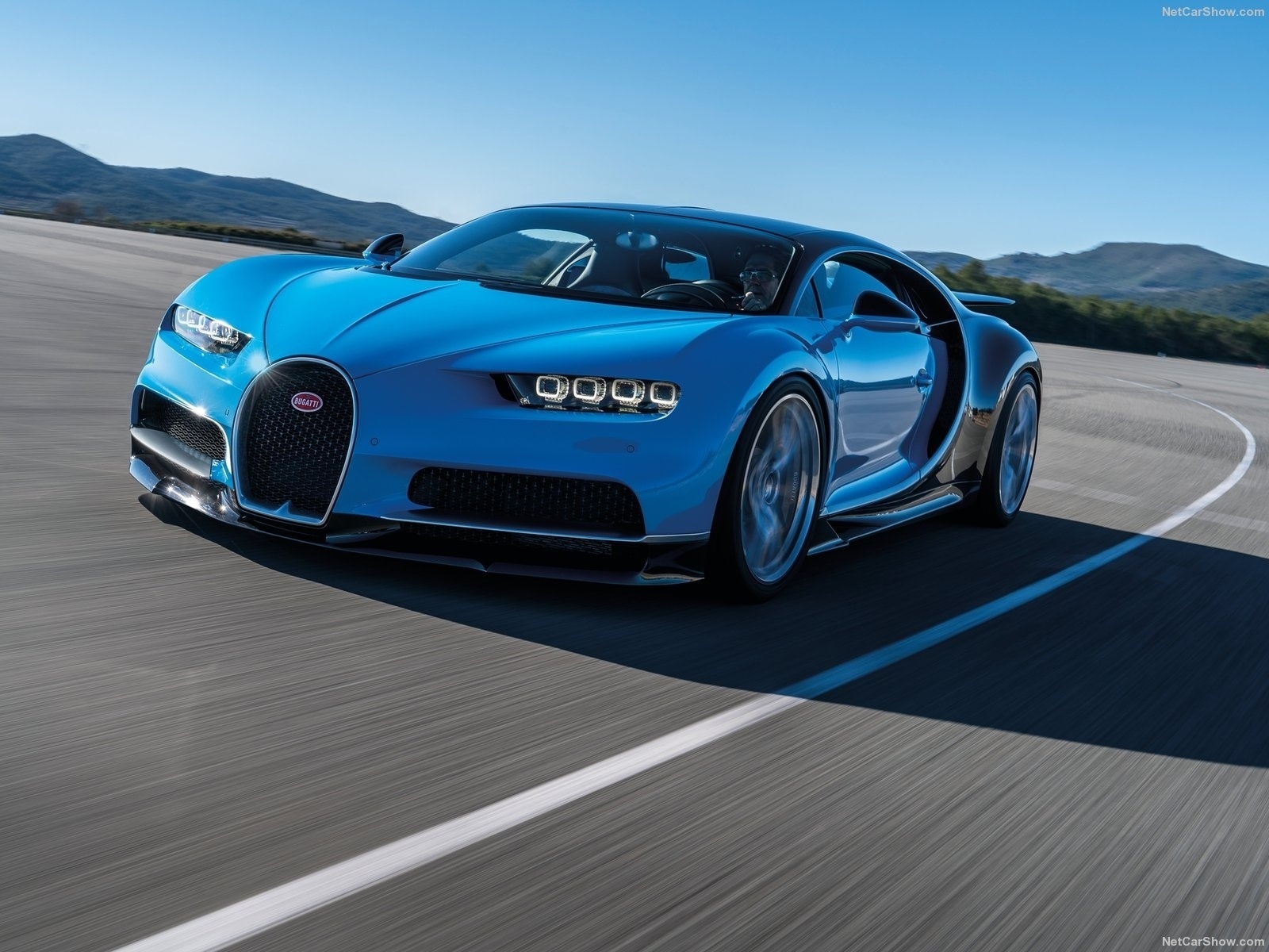 Fotos Novo Bugatti custa R 10,5 milhões eis o Chiron 29/02/2016 UOL Carros Fotos Novo Bugatti custa R 10,5 milhões eis o Chiron 29/02/2016 UOL Carros
