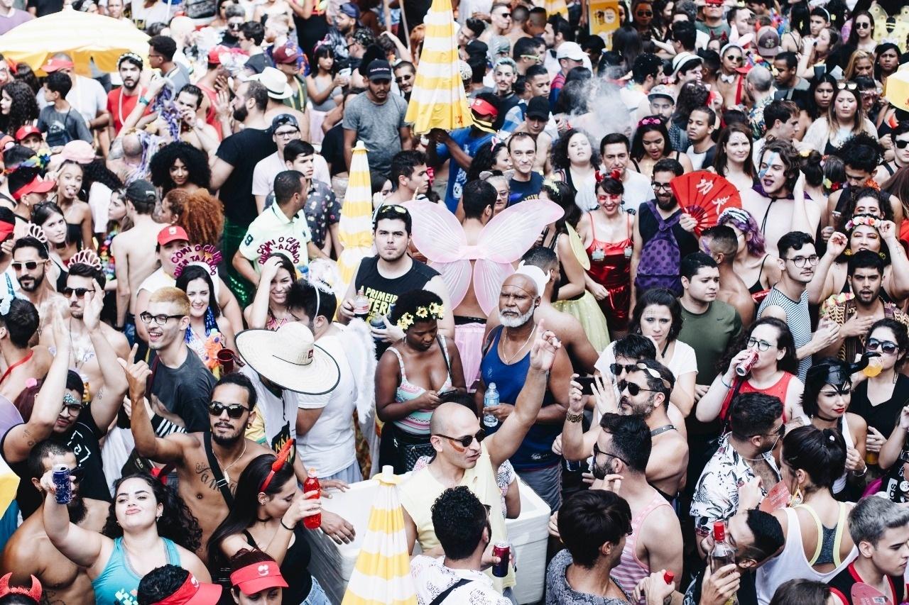 Fotos Carnaval Minhoqueens O Bloco De Drag Queens Que Espera