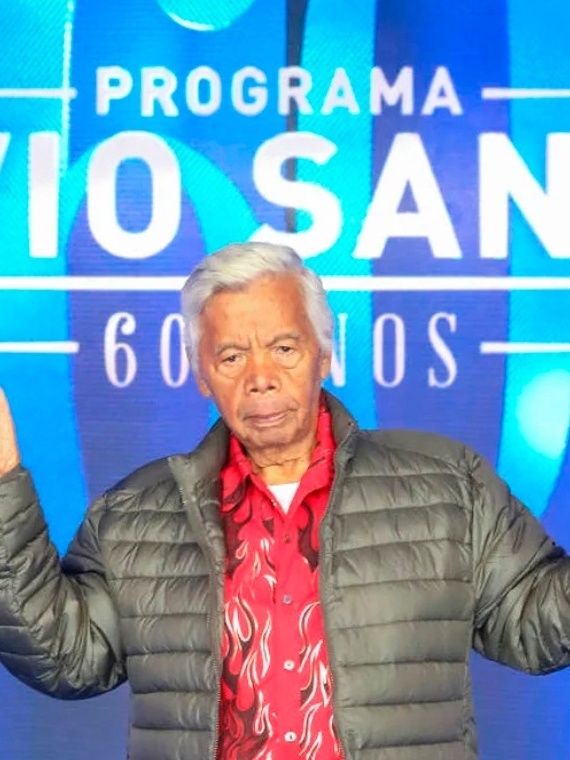 Quem é Roque, assistente de palco que ganhou casa de Silvio Santos - ISTOÉ  Independente