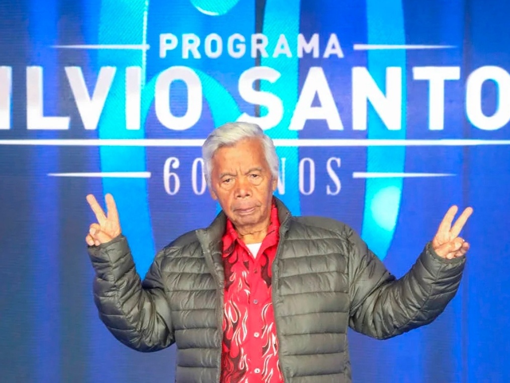 Roque, assistente de Silvio Santos, comemora 82 anos e ganha festa surpresa