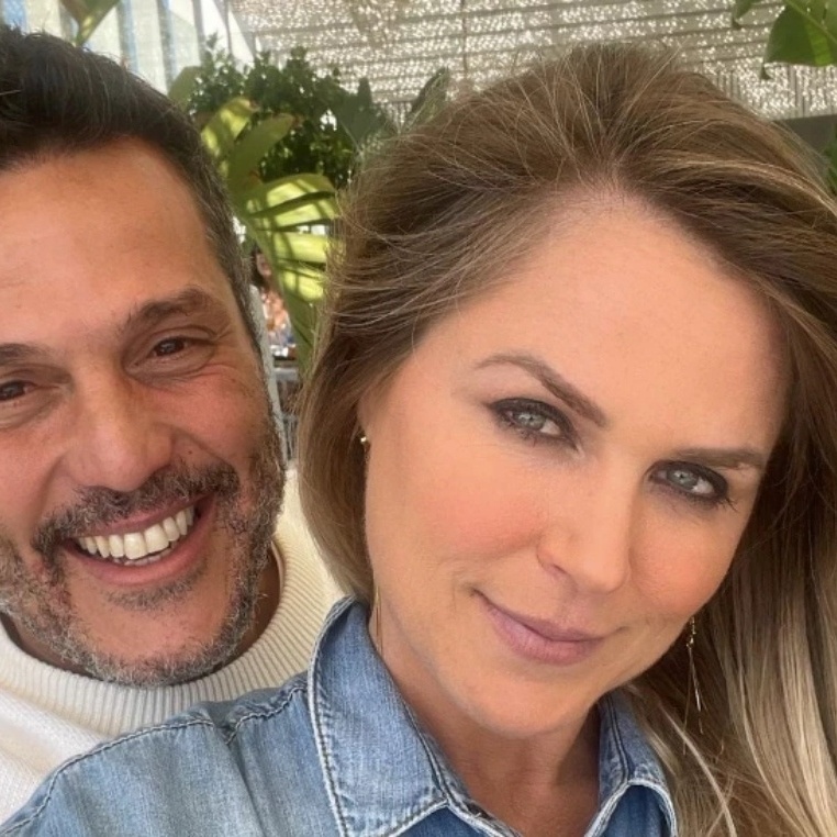 Leo Dias expõe traição de Julio Cesar com amante no casamento dele com