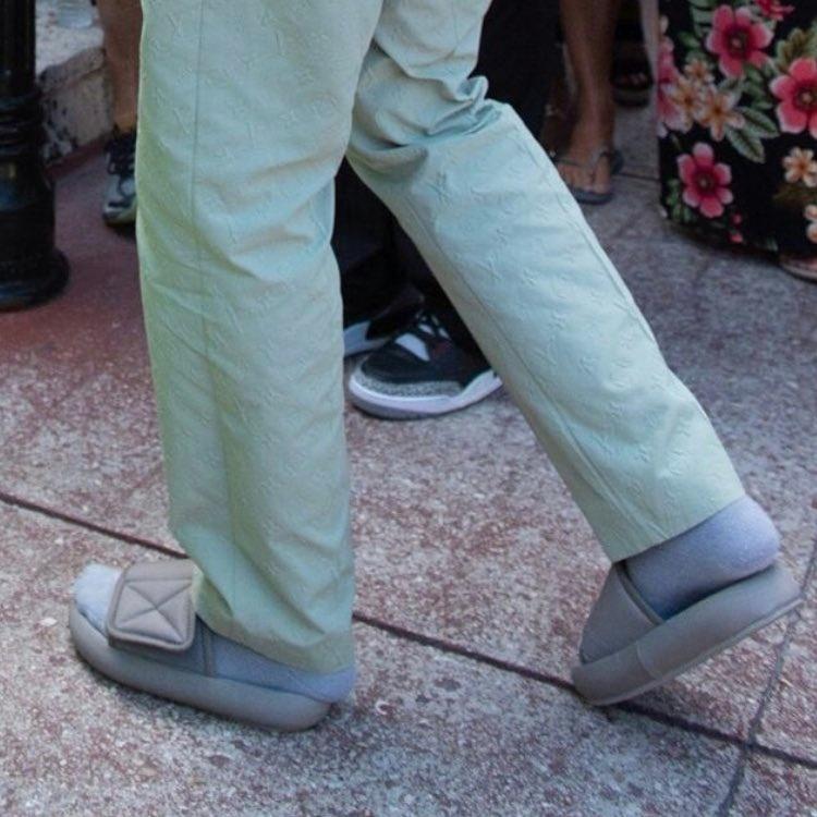 chinelo kanye