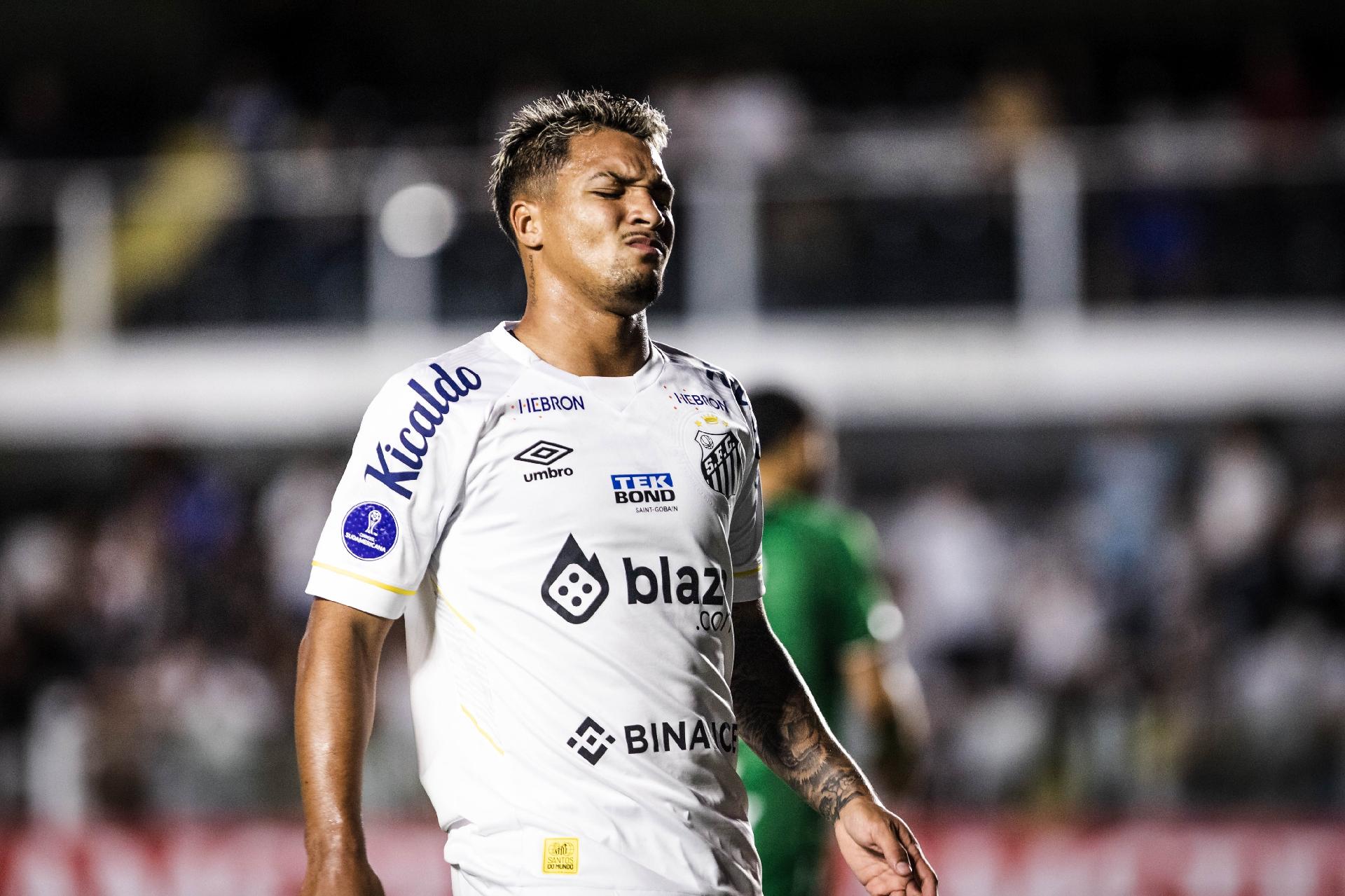 Atuações do Santos: time tem noite pouco inspirada contra o Goiás