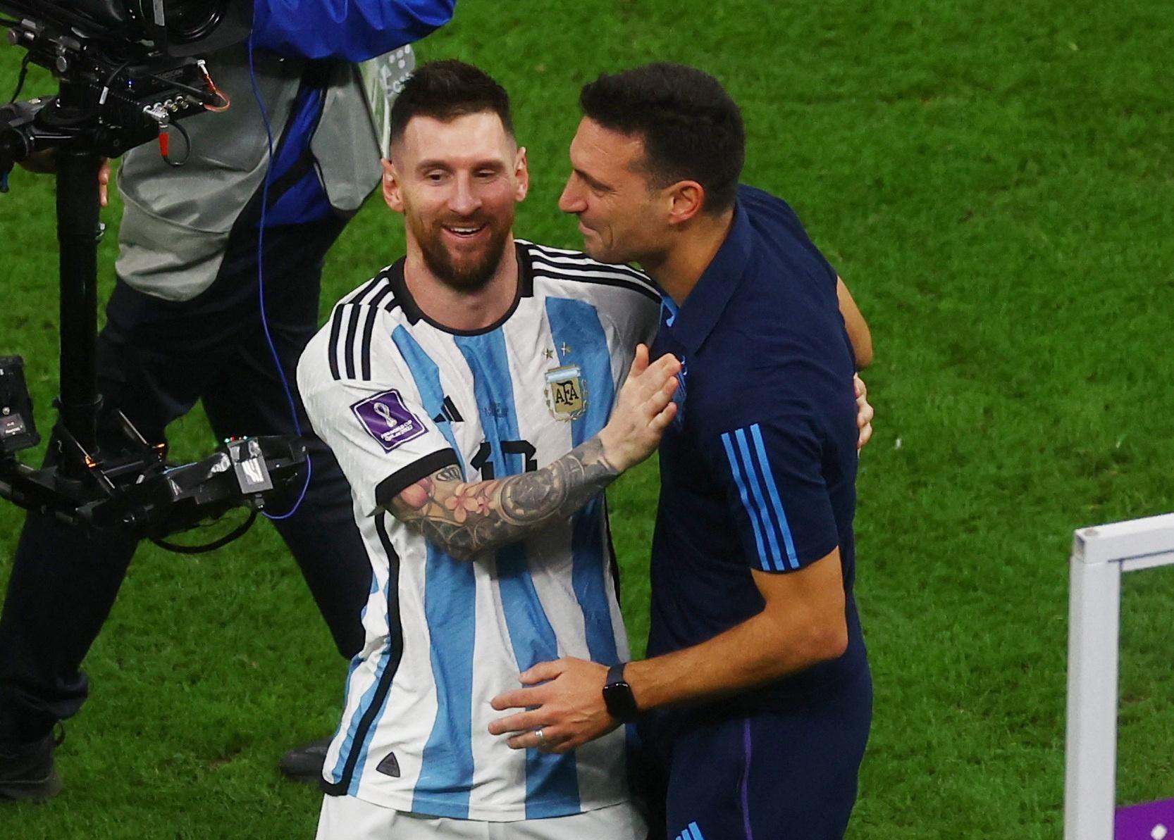 Scaloni convoca Messi e sete promessas para jogos das Eliminatórias - Folha  PE