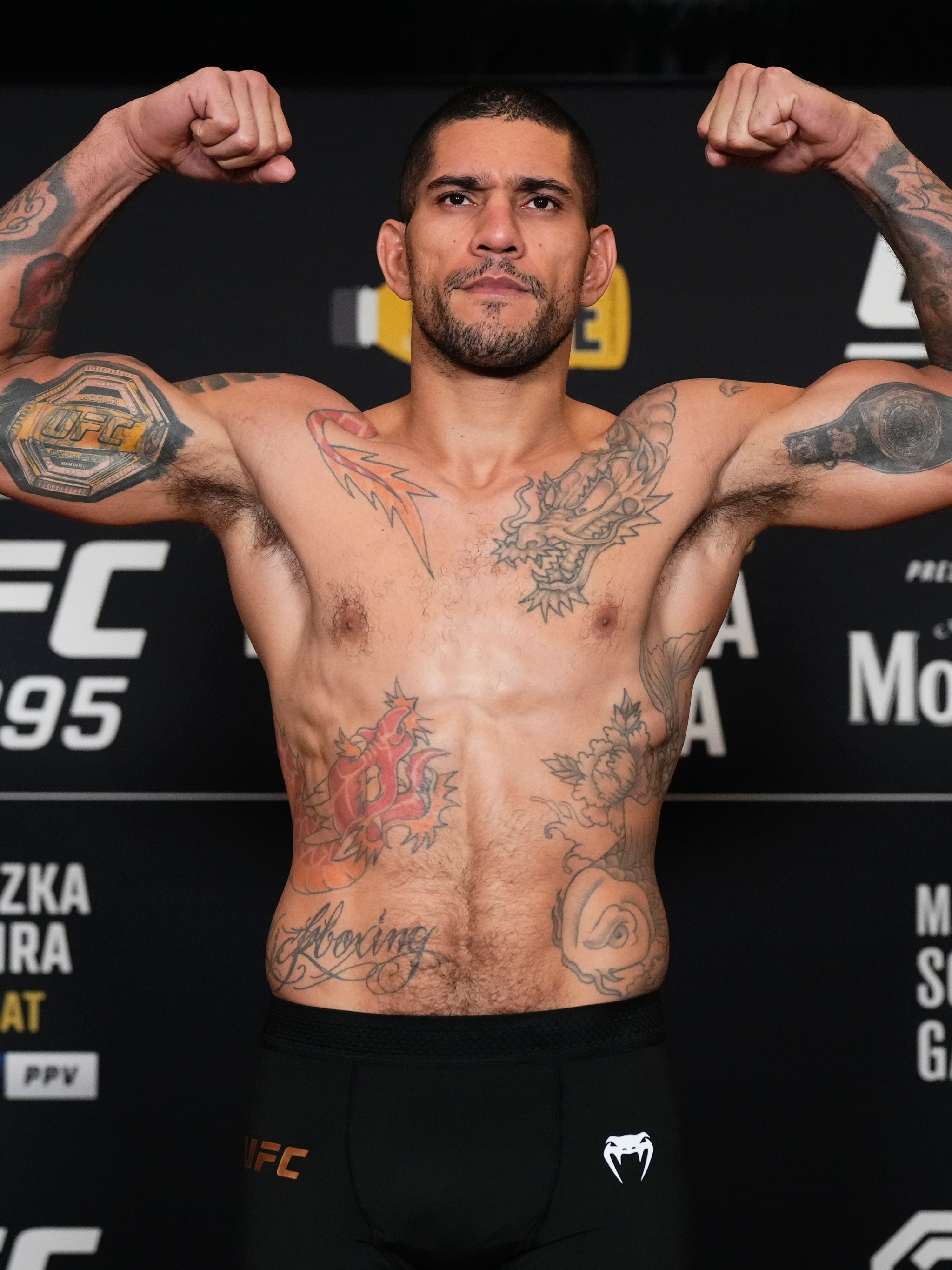 UFC 295: Alex Poatan luta pelo cinturão meio-pesado da organização