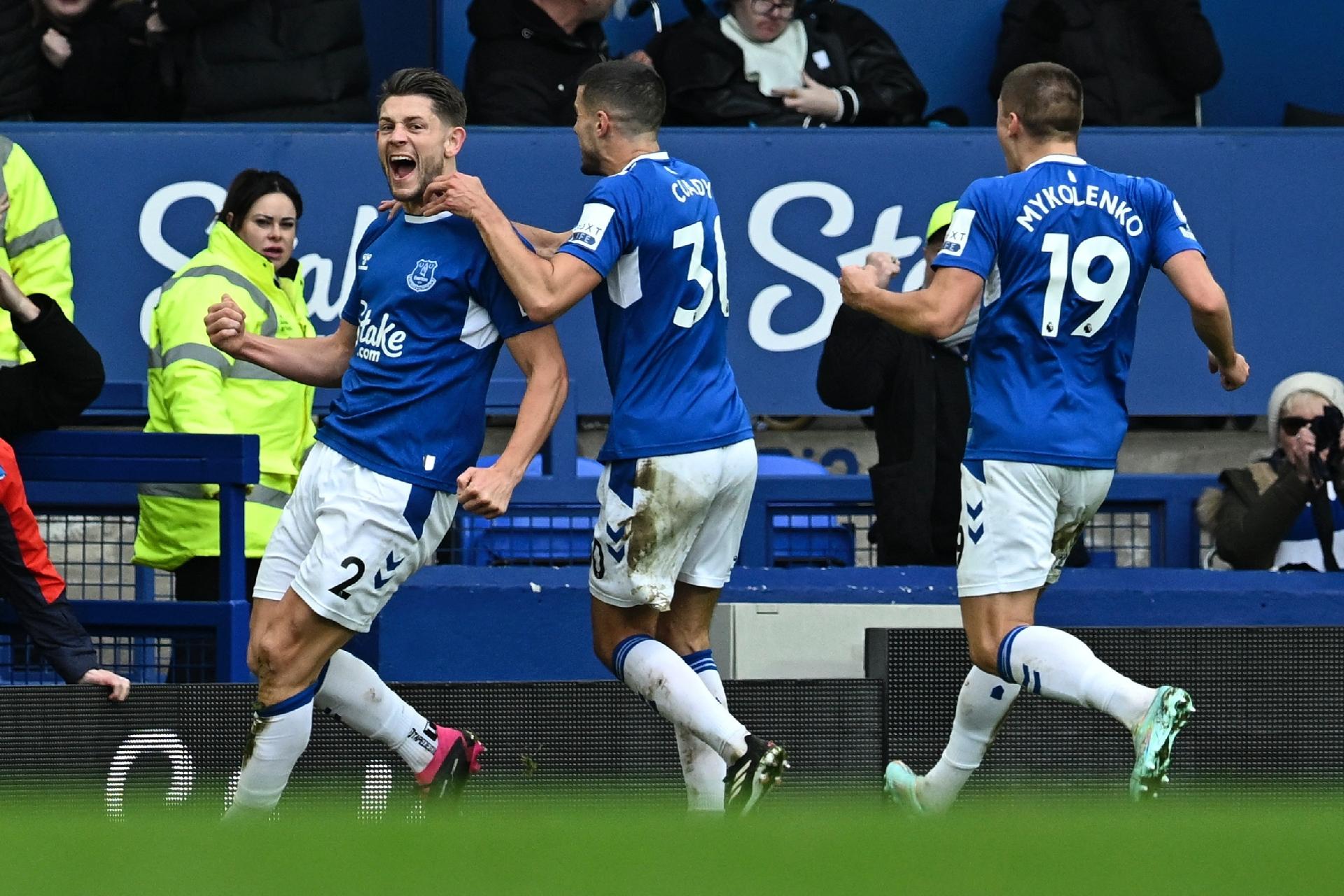 Chelsea e Liverpool empatam no primeiro jogo de cartaz da Premier League