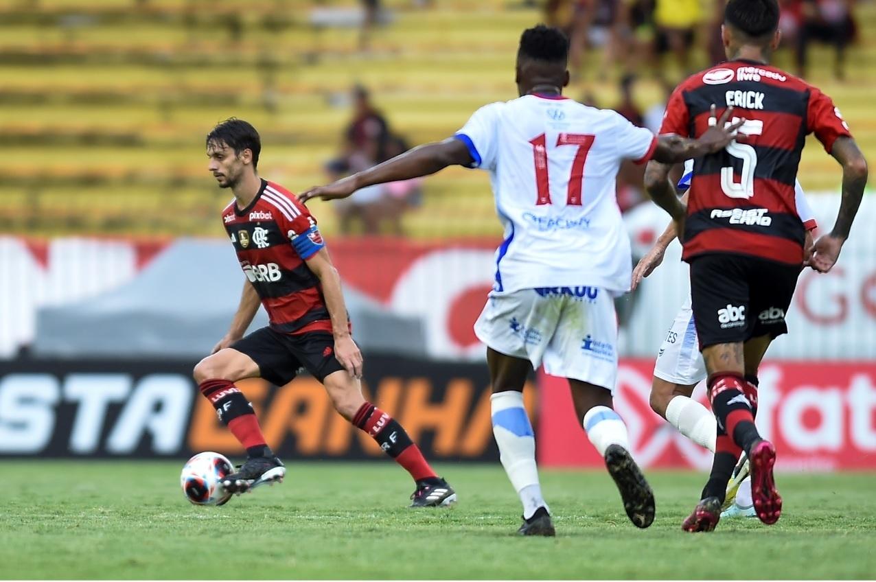 Rodrigo Caio celebra volta aos jogos do Flamengo: 'O melhor está por vir'