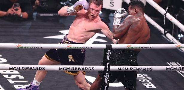 Canelo Domina Mant M T Tulos Mundiais De Boxe E Volta A Varrer Categoria