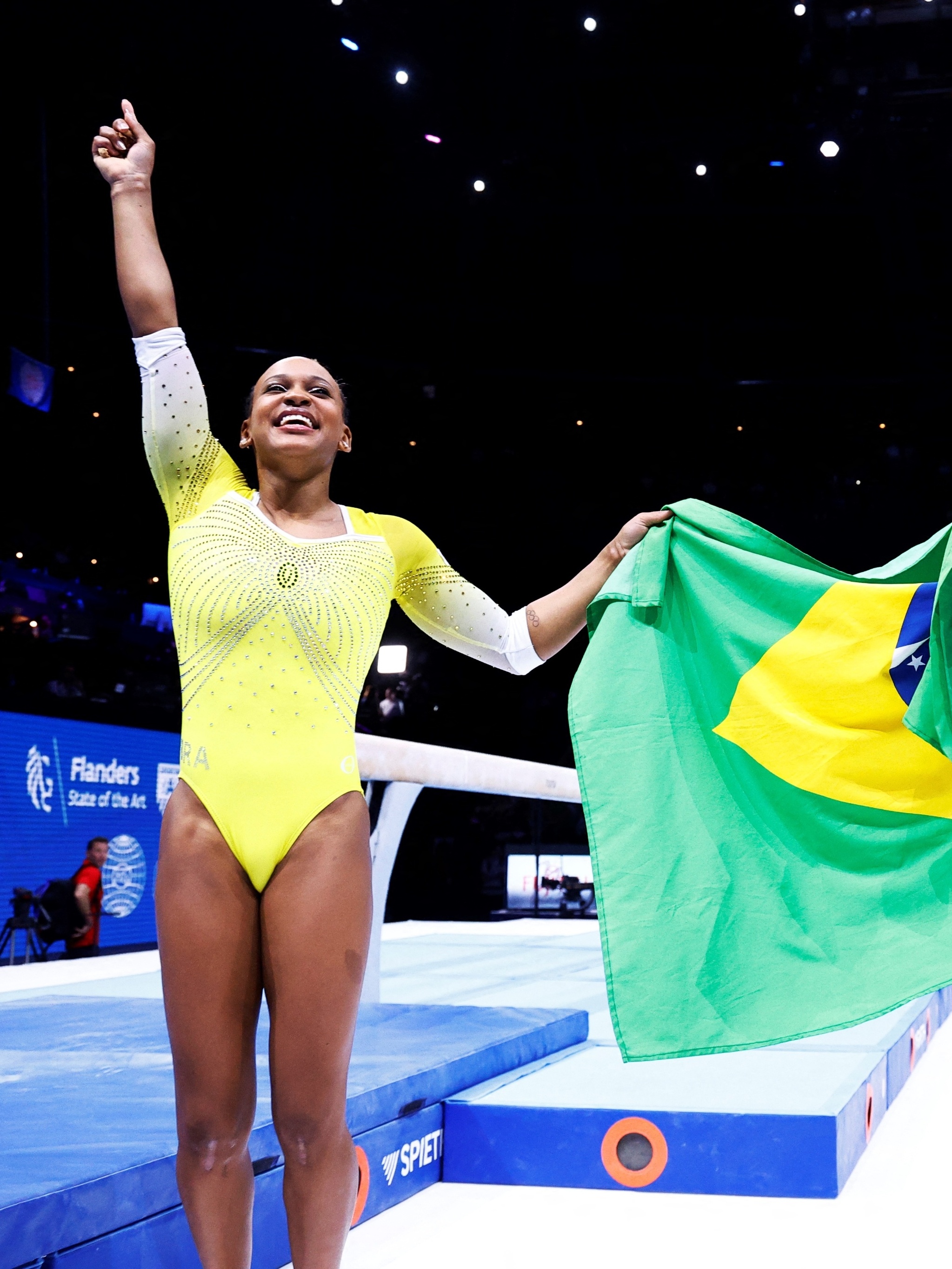 Brasil conquista prata inédita na final por equipes no Mundial de Ginástica  - 04/10/2023 - Esporte - Folha
