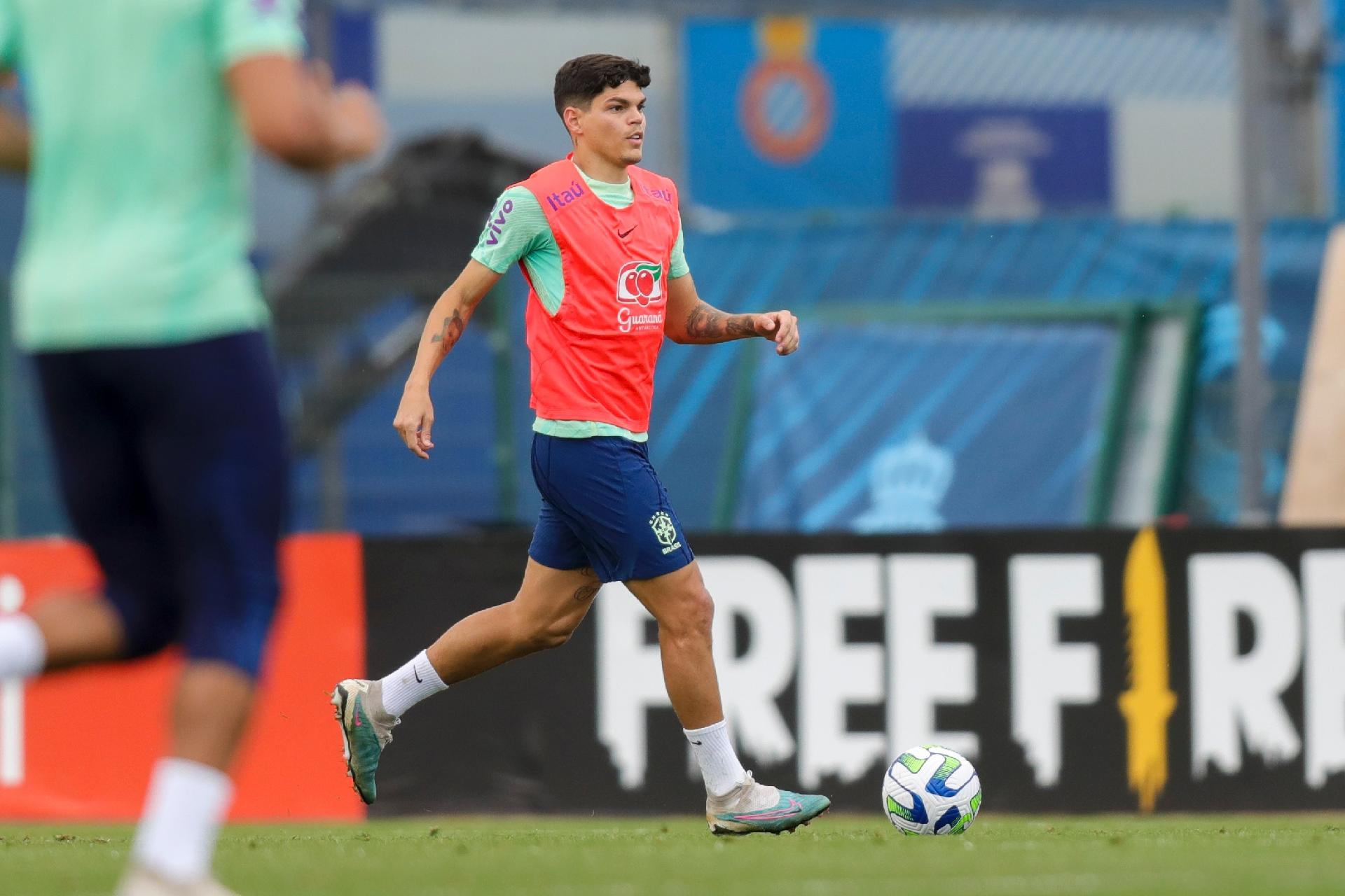 Curso Futebol - Jogadas Ensaiadas de Lateral e Escanteio