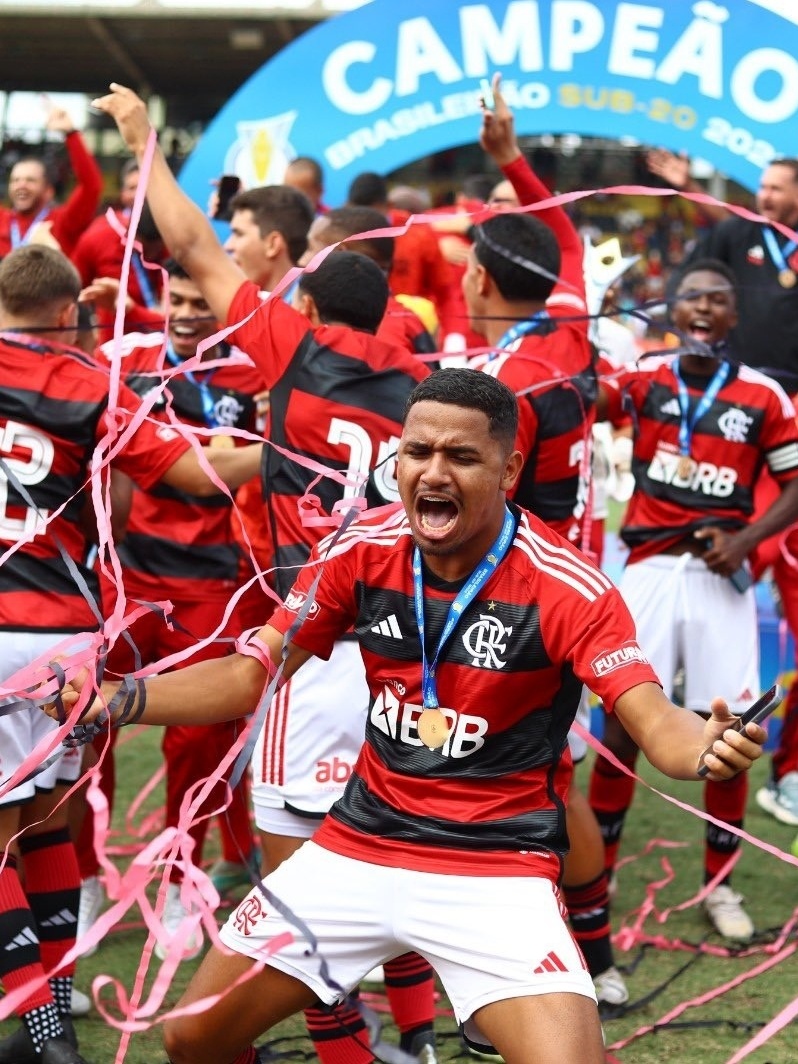 Flamengo bate Palmeiras nos pênaltis e conquista o Brasileirão Sub-20