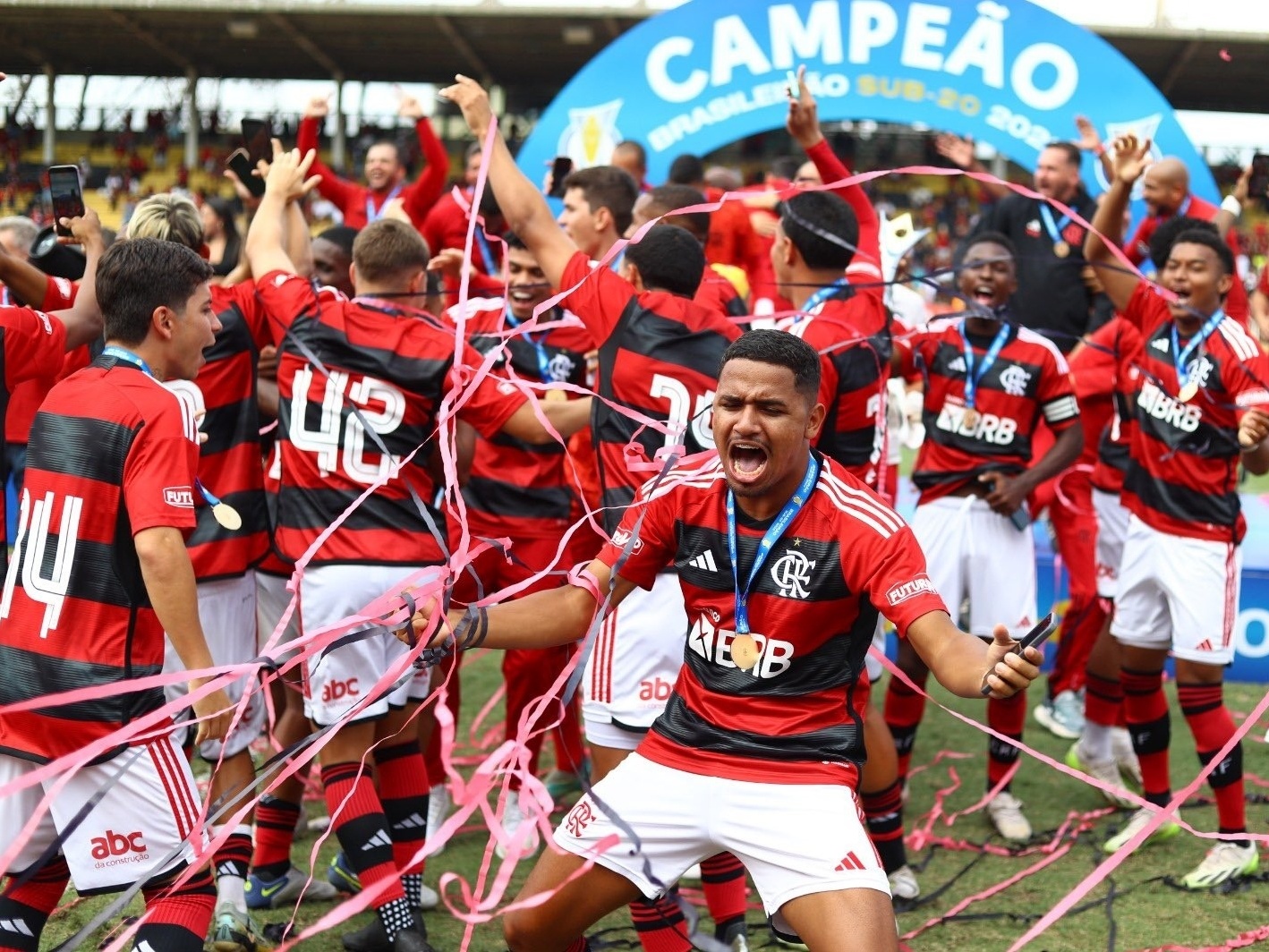 Flamengo bate Palmeiras nos pênaltis e conquista o Brasileirão Sub-20