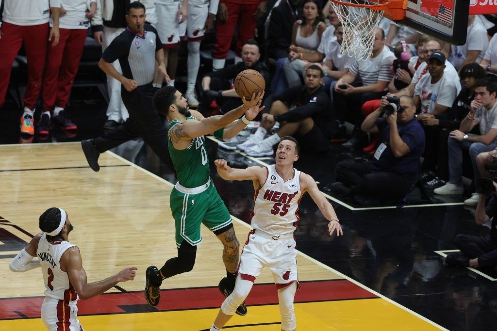 Celtics vence Heat, força jogo 7 e fica perto de quebrar tabu